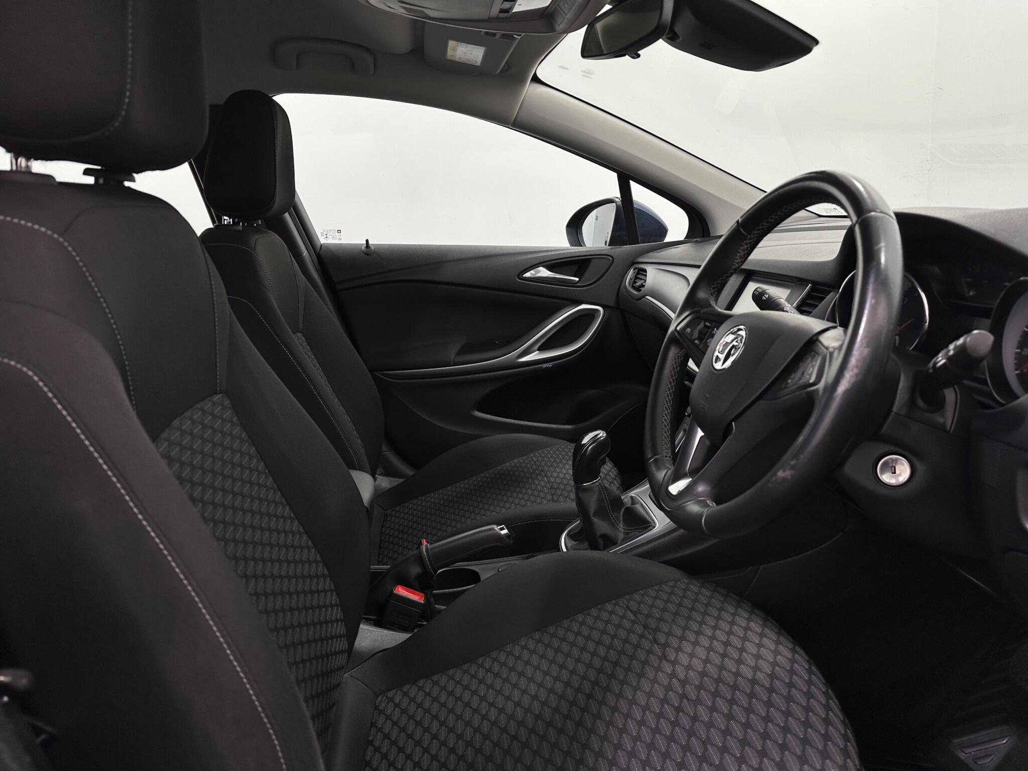 Vauxhall Astra view 30