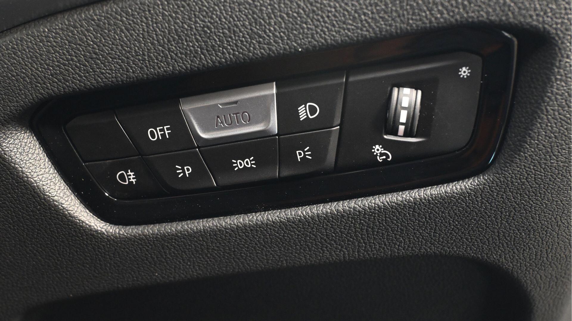 BMW i4 view 24