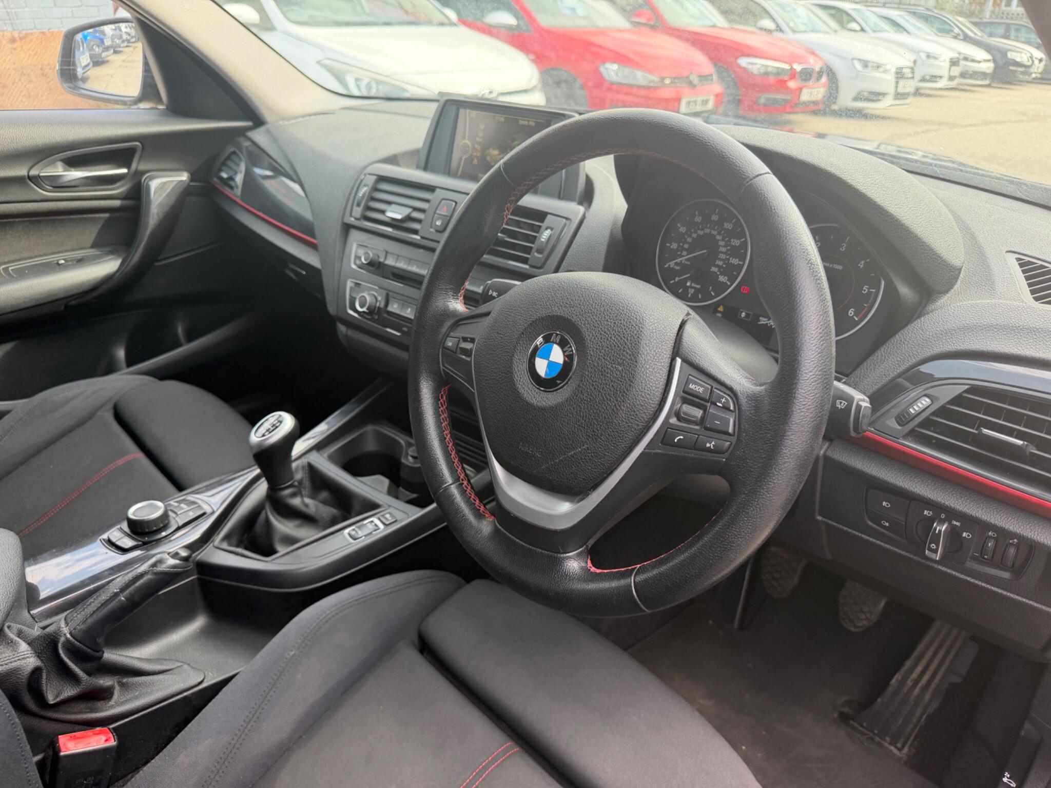 BMW 1 Series view 11