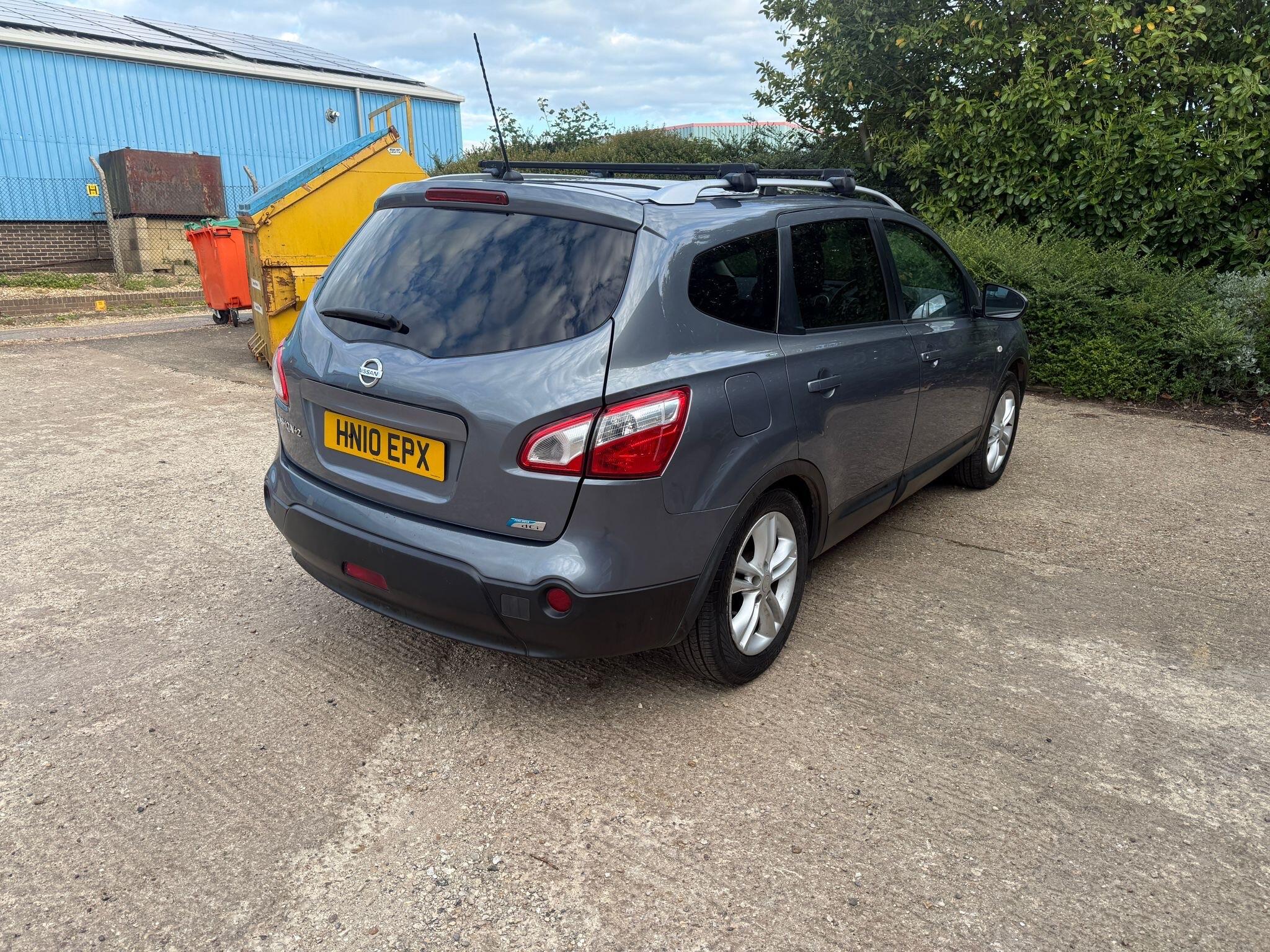 Nissan Qashqai+2 view 3