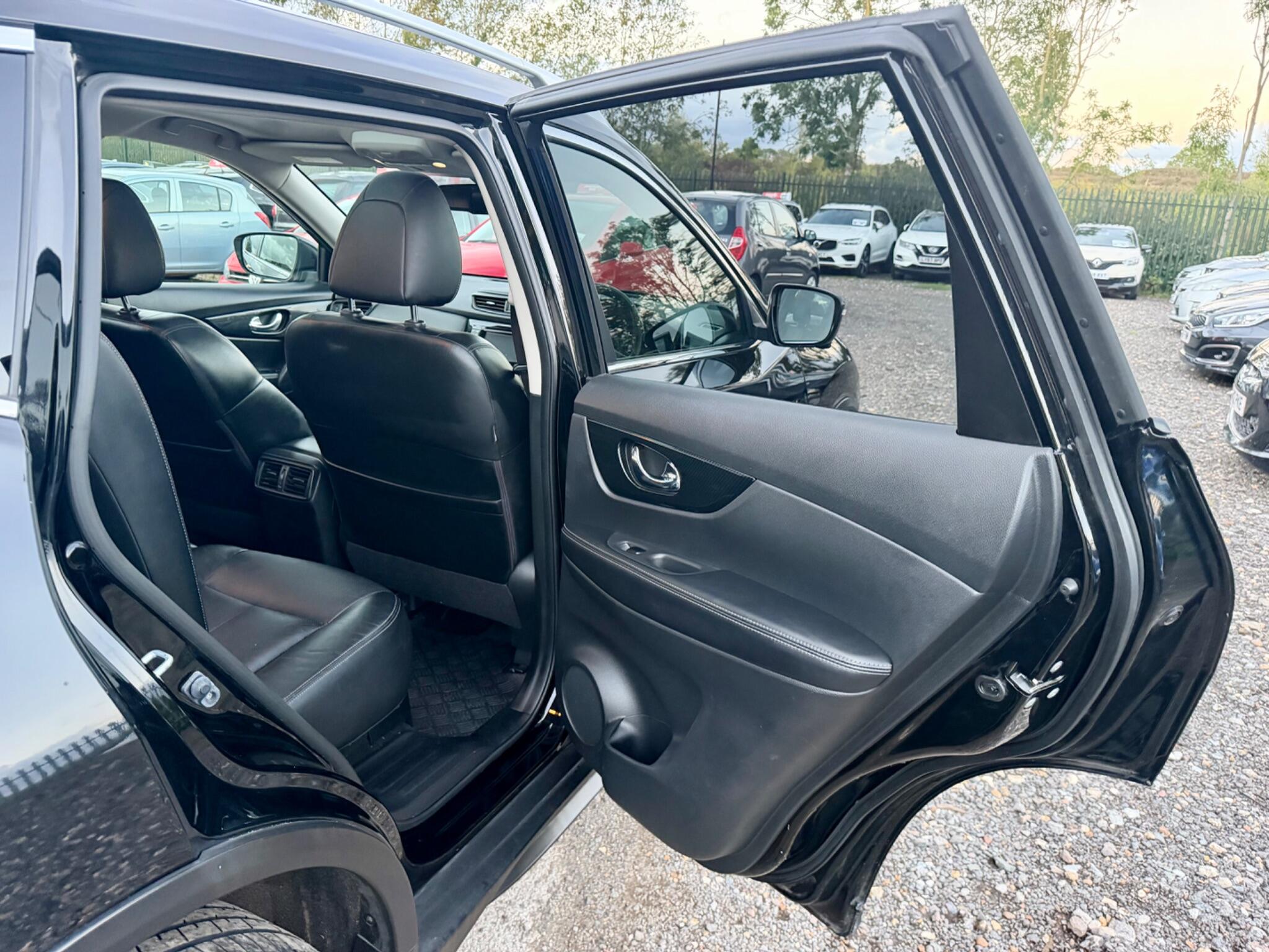 Nissan X-Trail view 38