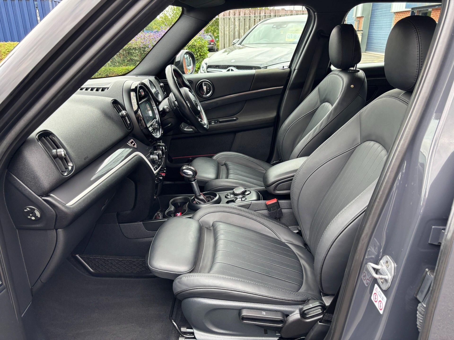 Mini Countryman view 18