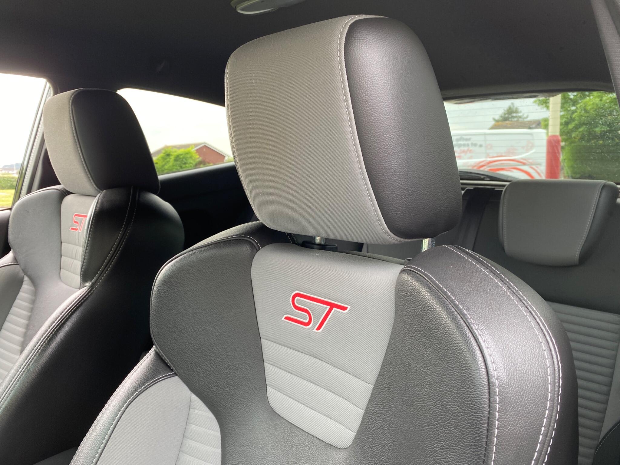 Ford Fiesta 1.6T EcoBoost ST-2 Euro 6 3dr