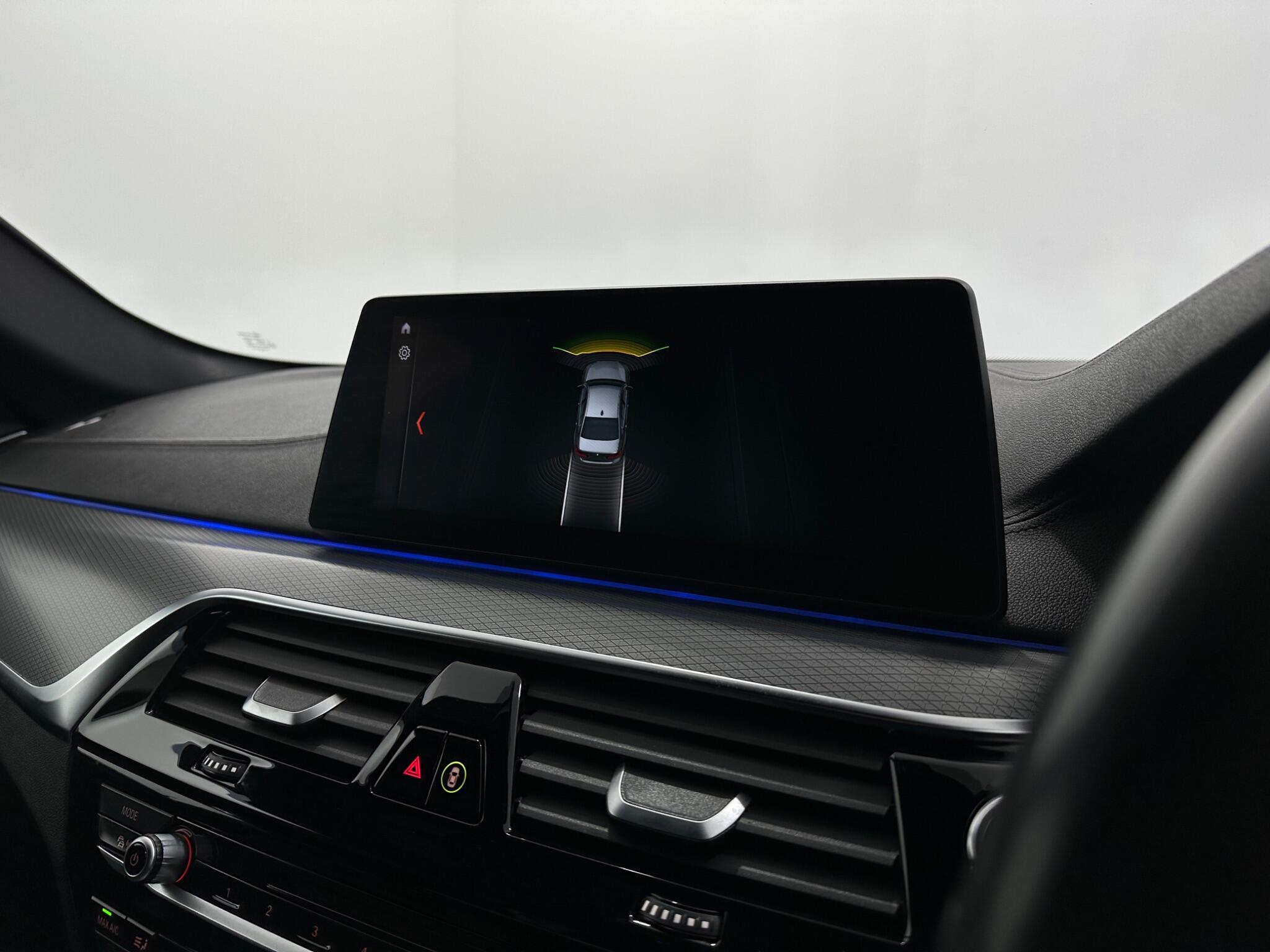 BMW 5 Series view 24