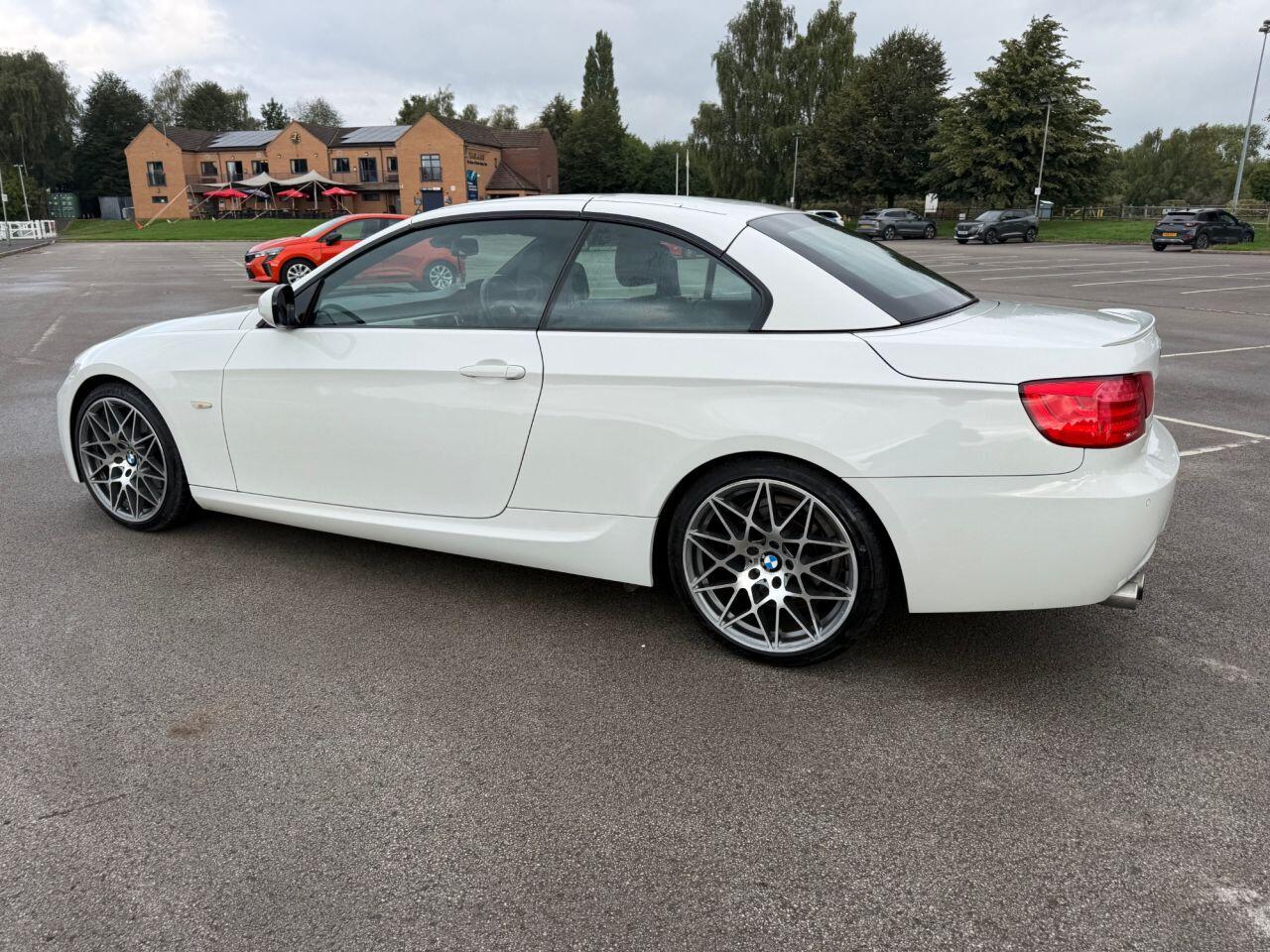 BMW 3 Series view 24
