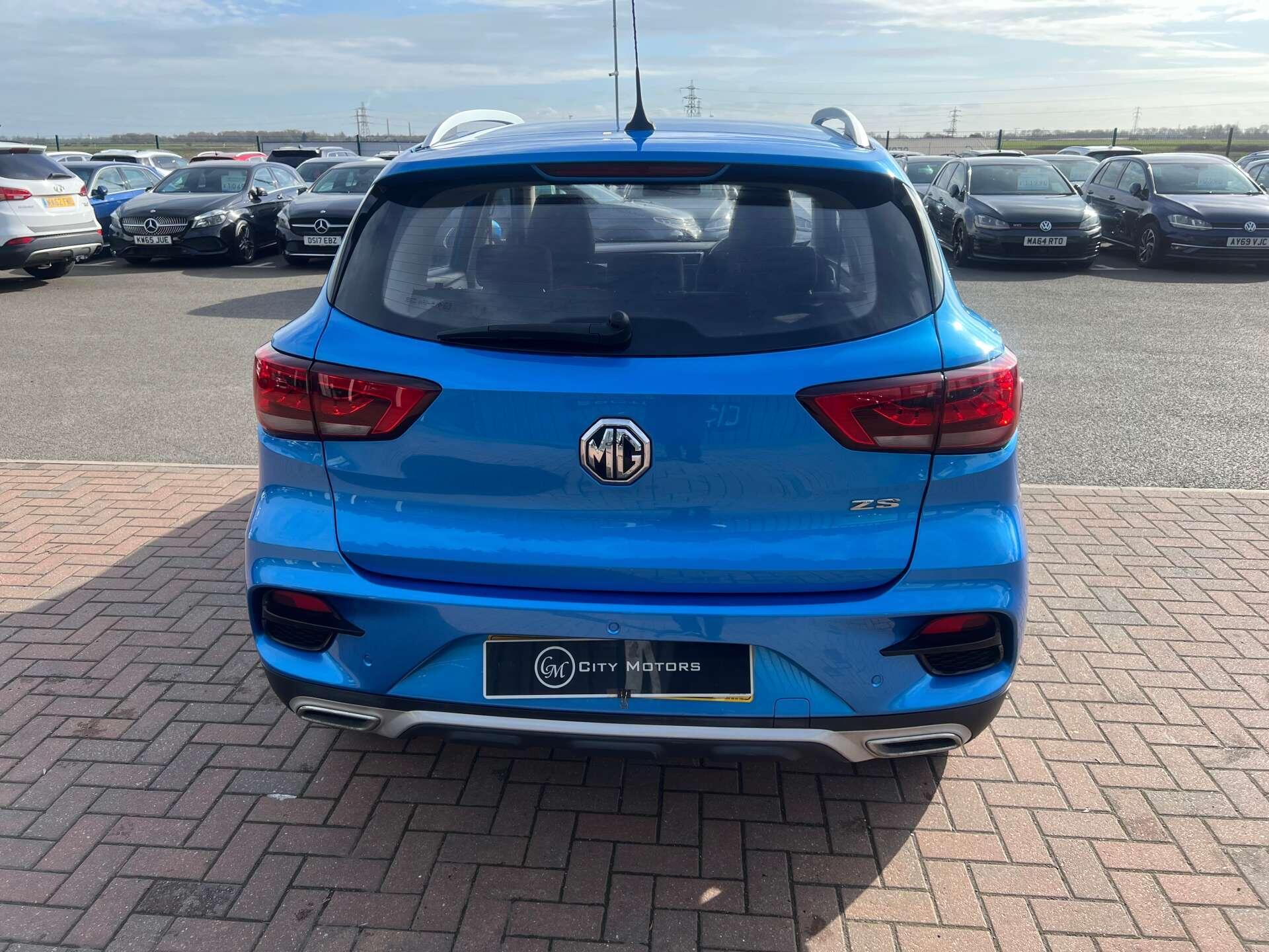 MG ZS view 9