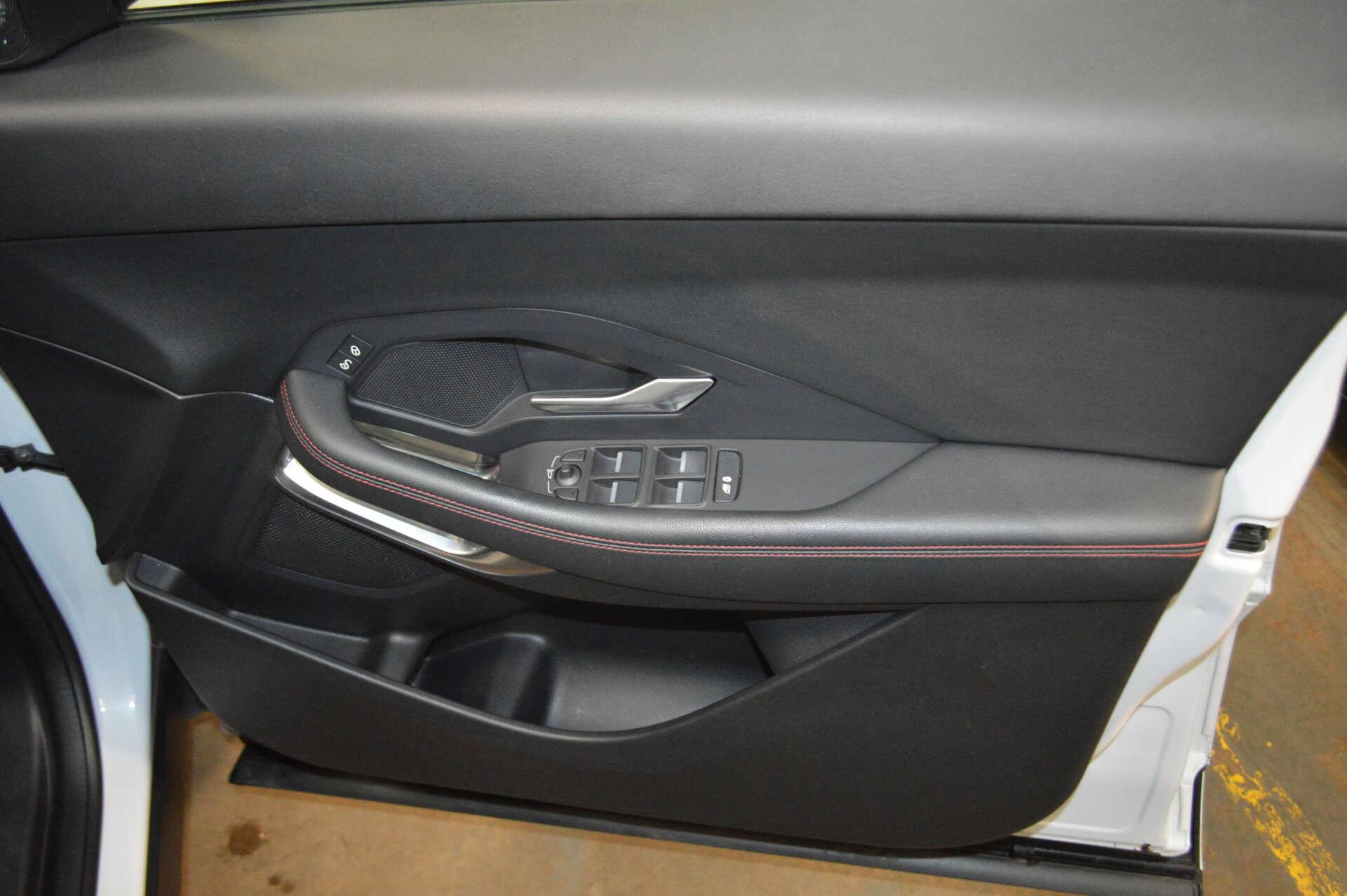 Jaguar E-Pace view 51