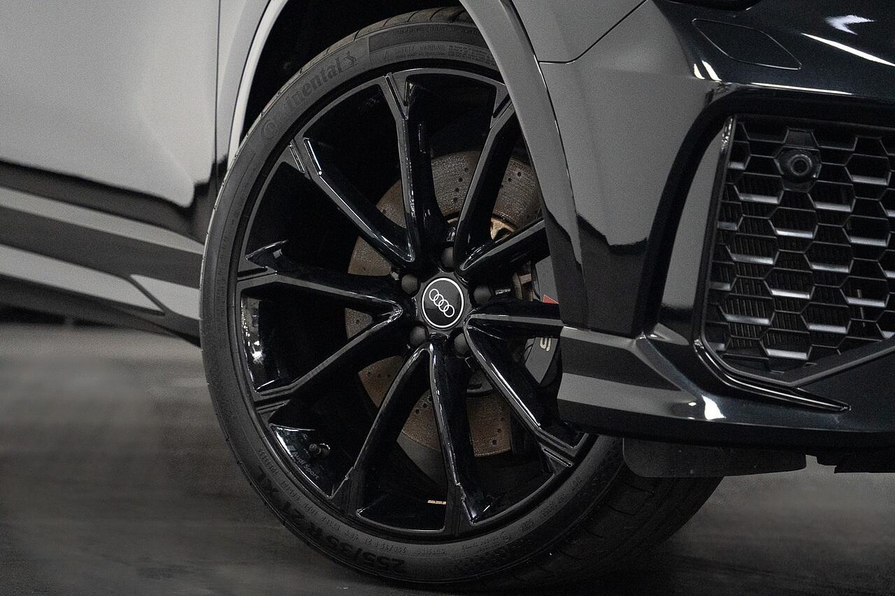 Audi RS Q3 view 23