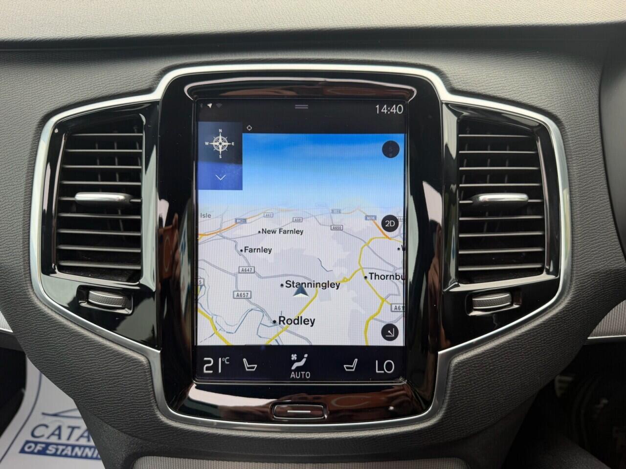 Volvo XC90 view 9