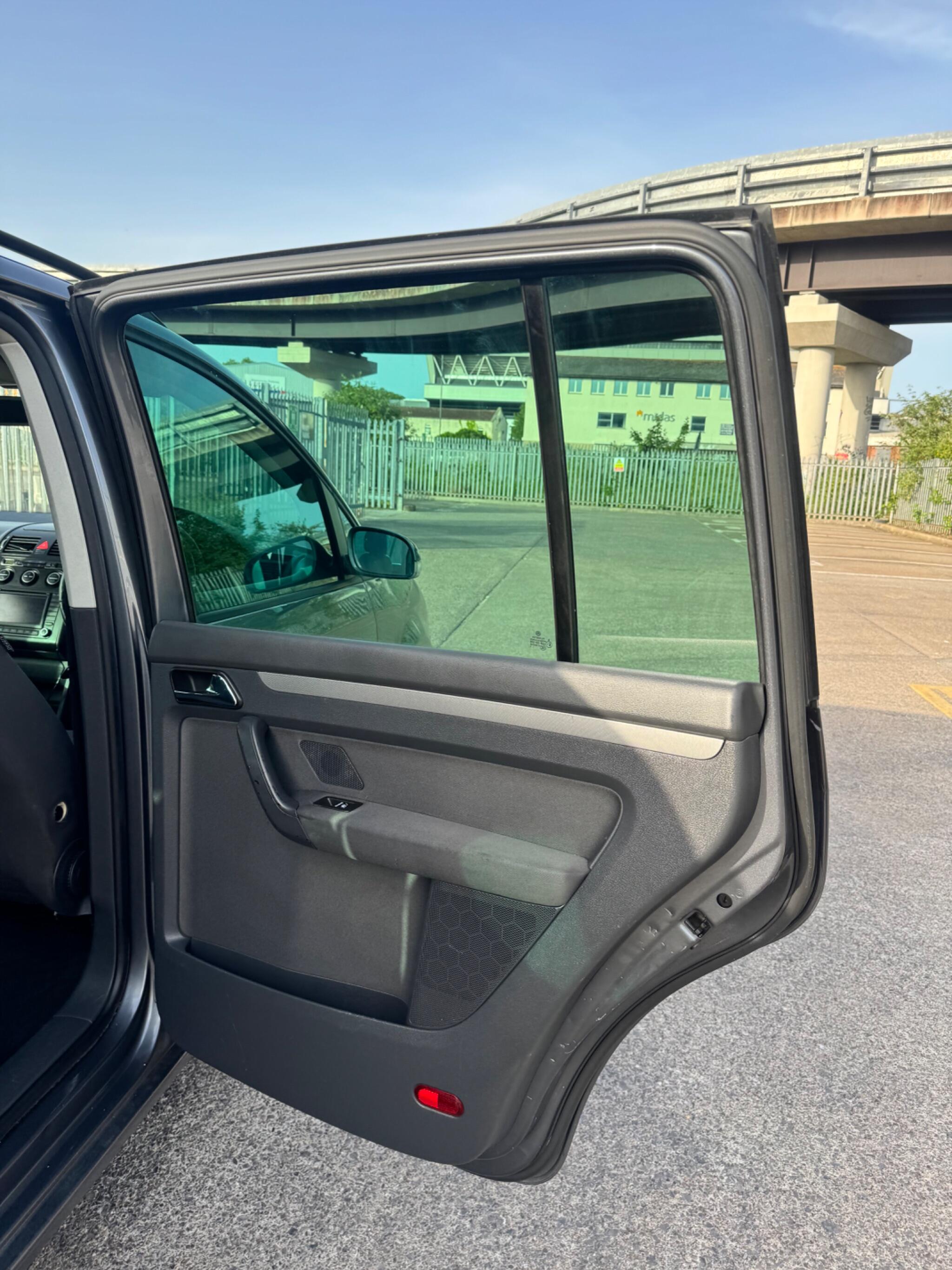 Volkswagen Touran view 37