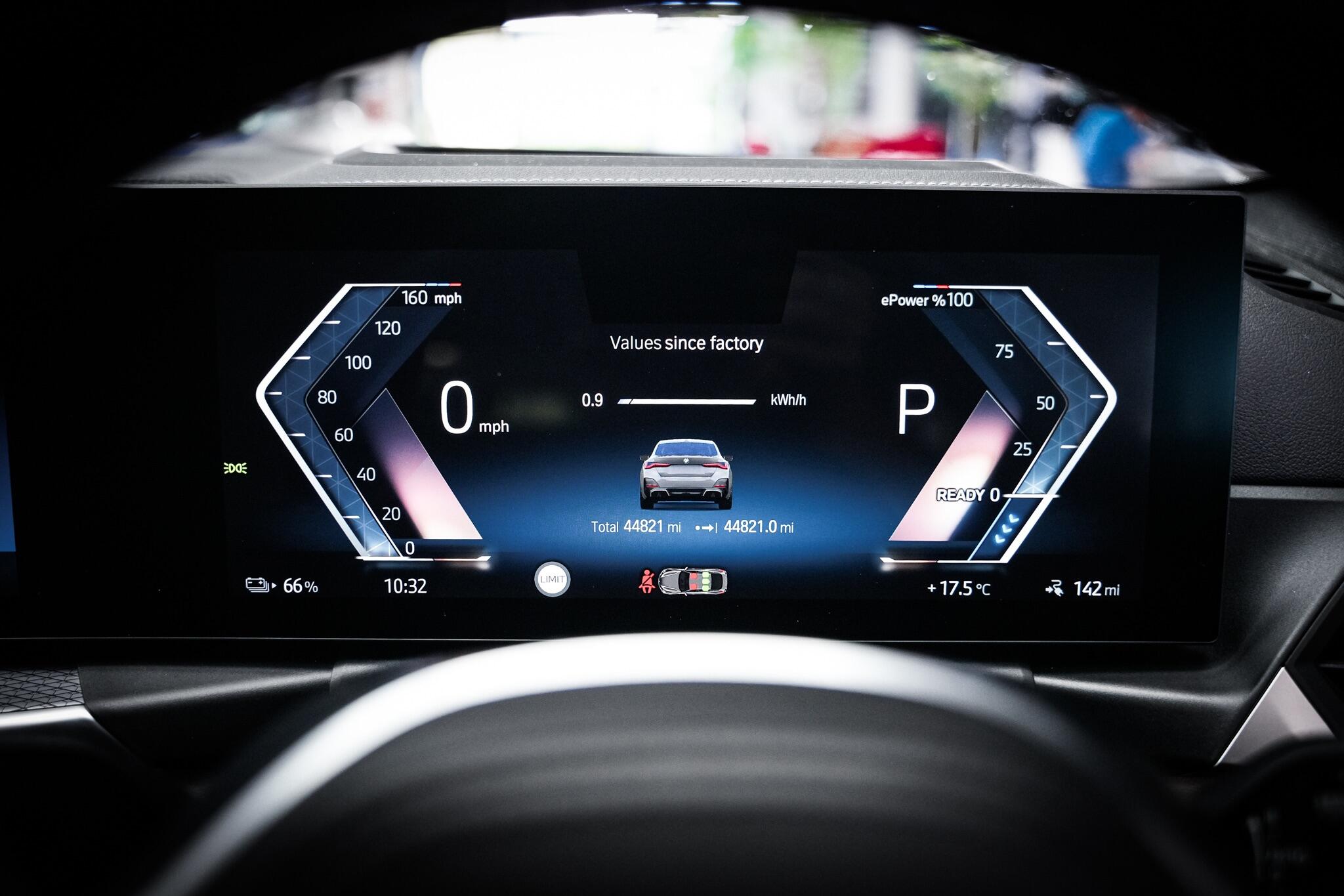 BMW I4 view 21