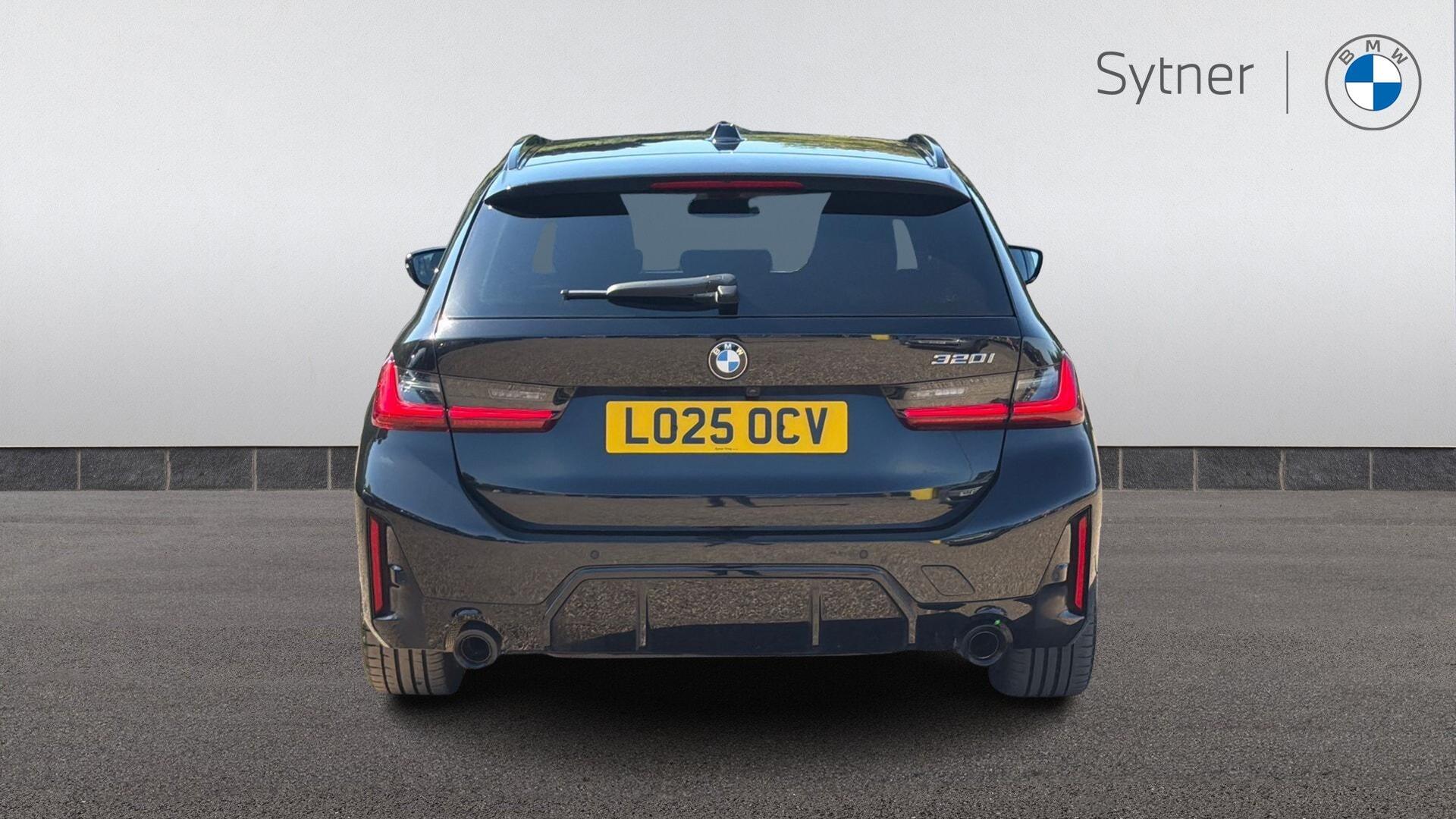 BMW 3 Series view 15