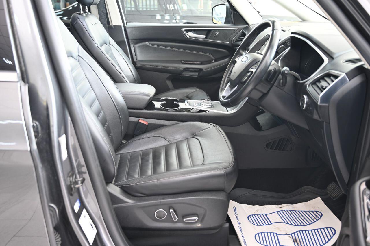 Ford Galaxy view 21