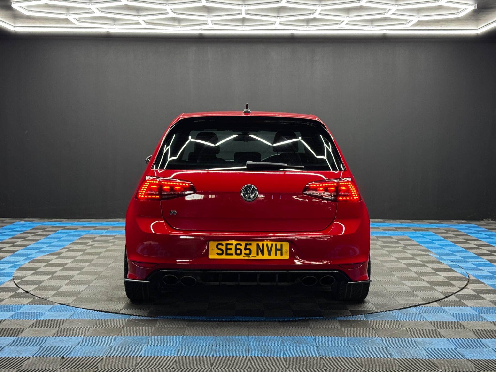 Volkswagen Golf view 6