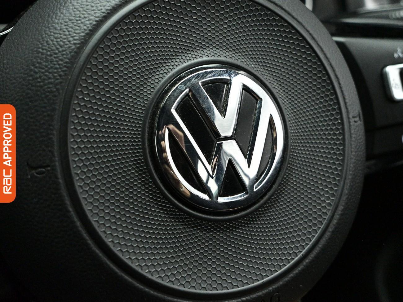 Volkswagen Golf view 23