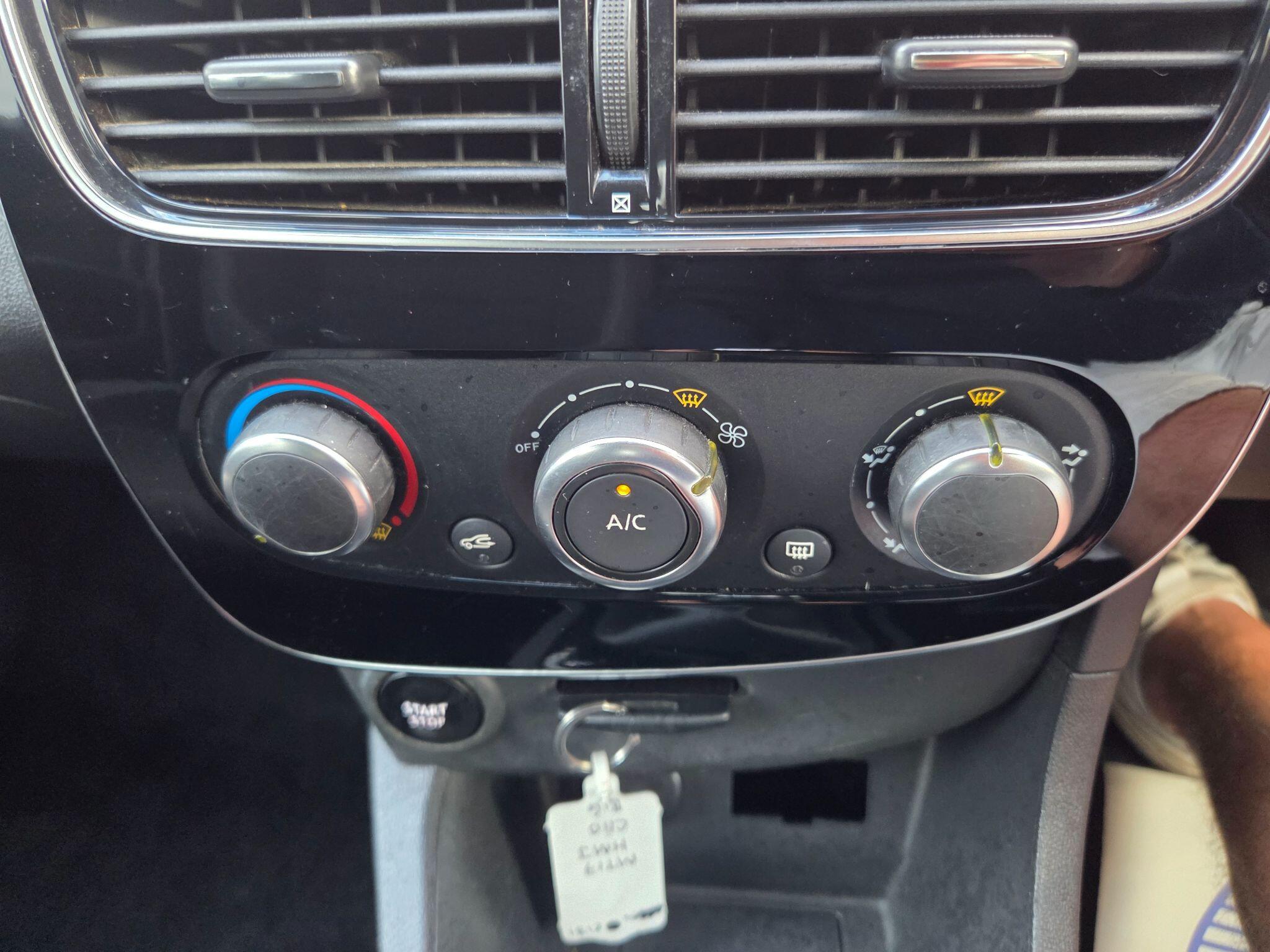 Renault Clio view 20