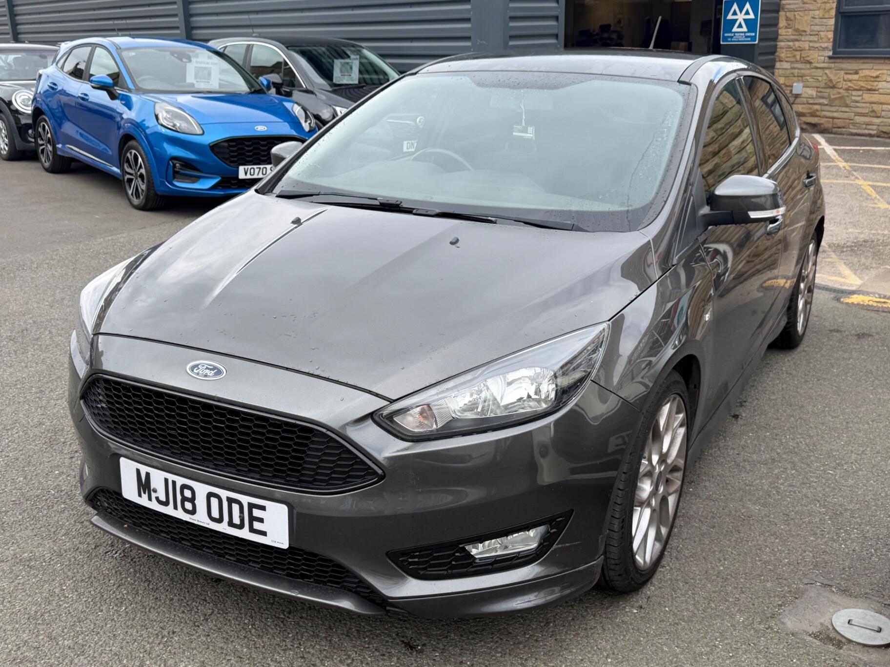 Ford Focus view 5