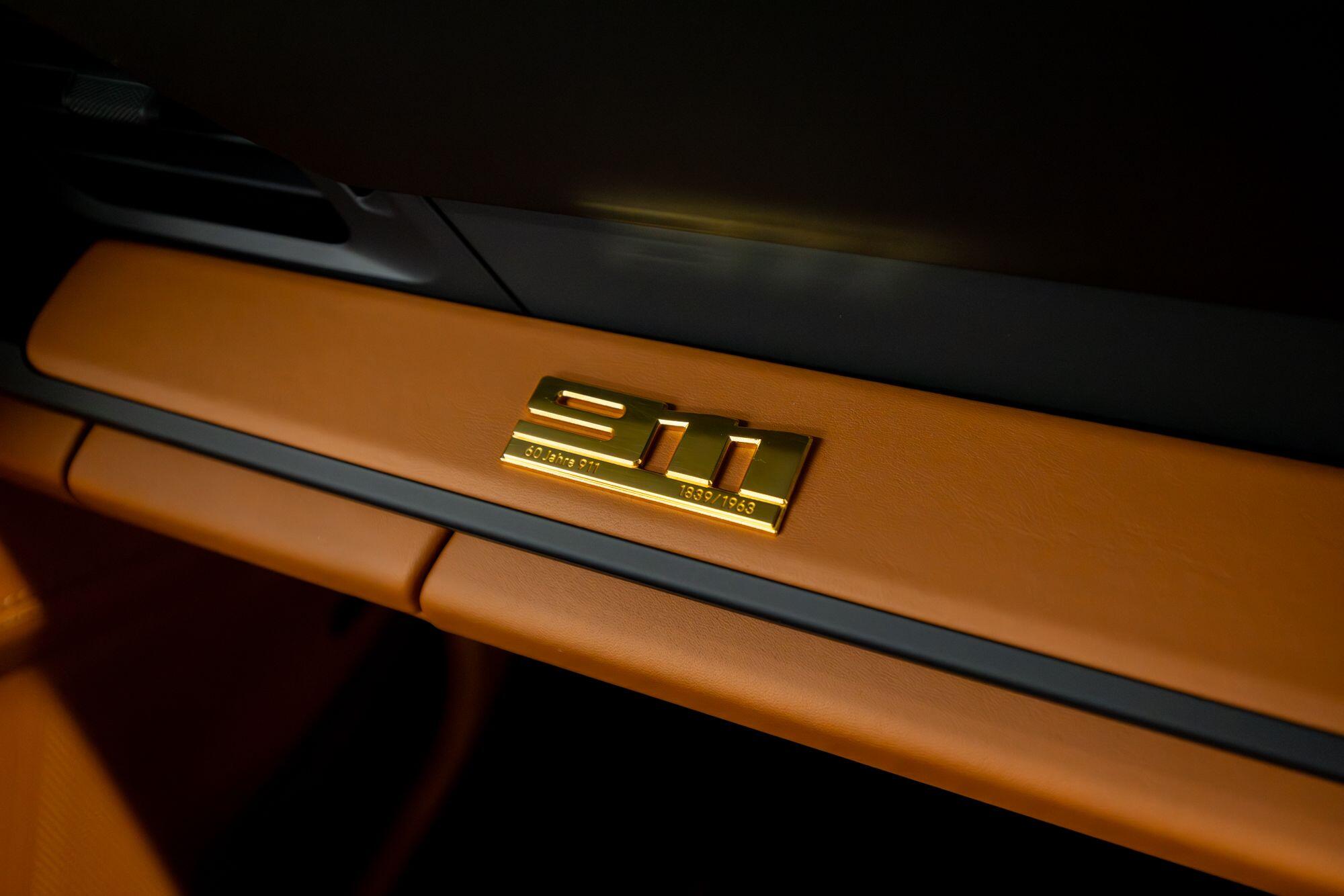 Porsche 911 view 41