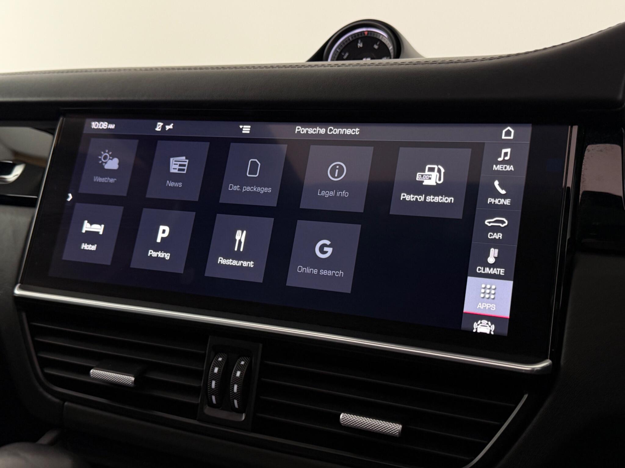 Porsche Cayenne view 37