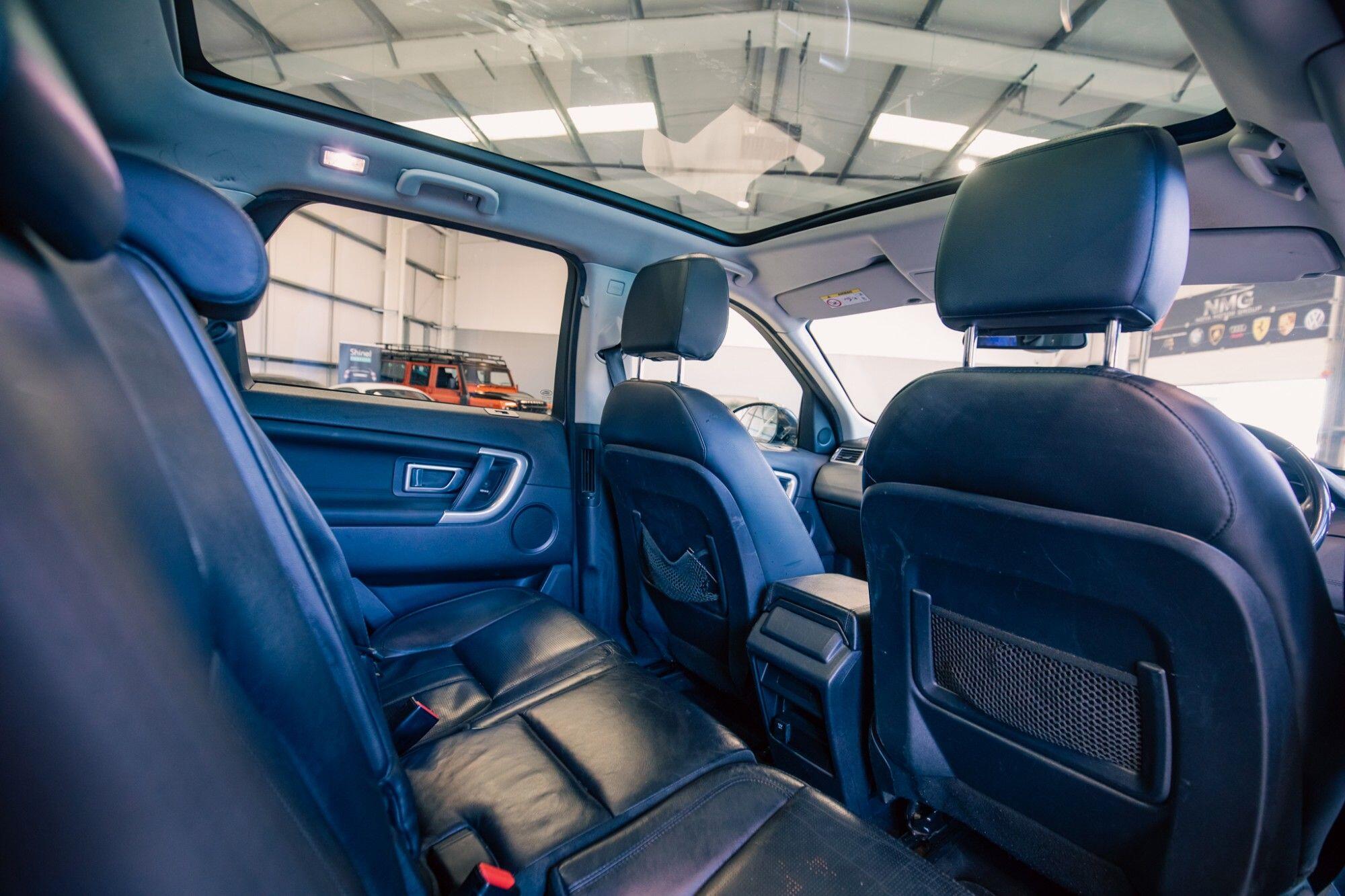 Land Rover Discovery Sport view 9