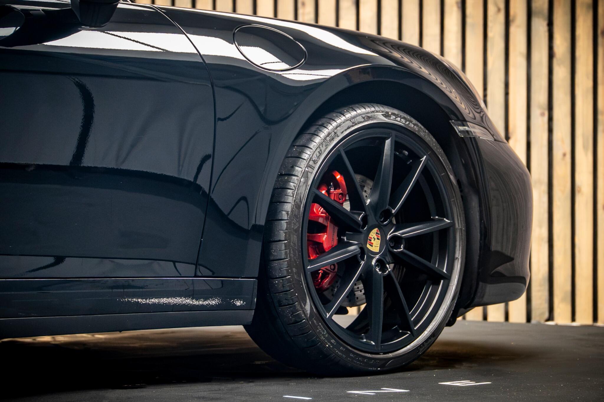Porsche 911 view 14