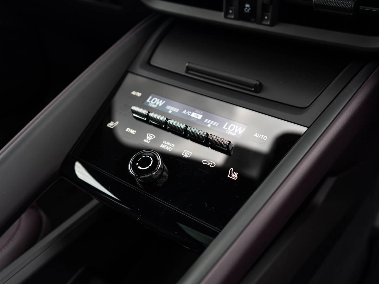 Porsche Macan view 30