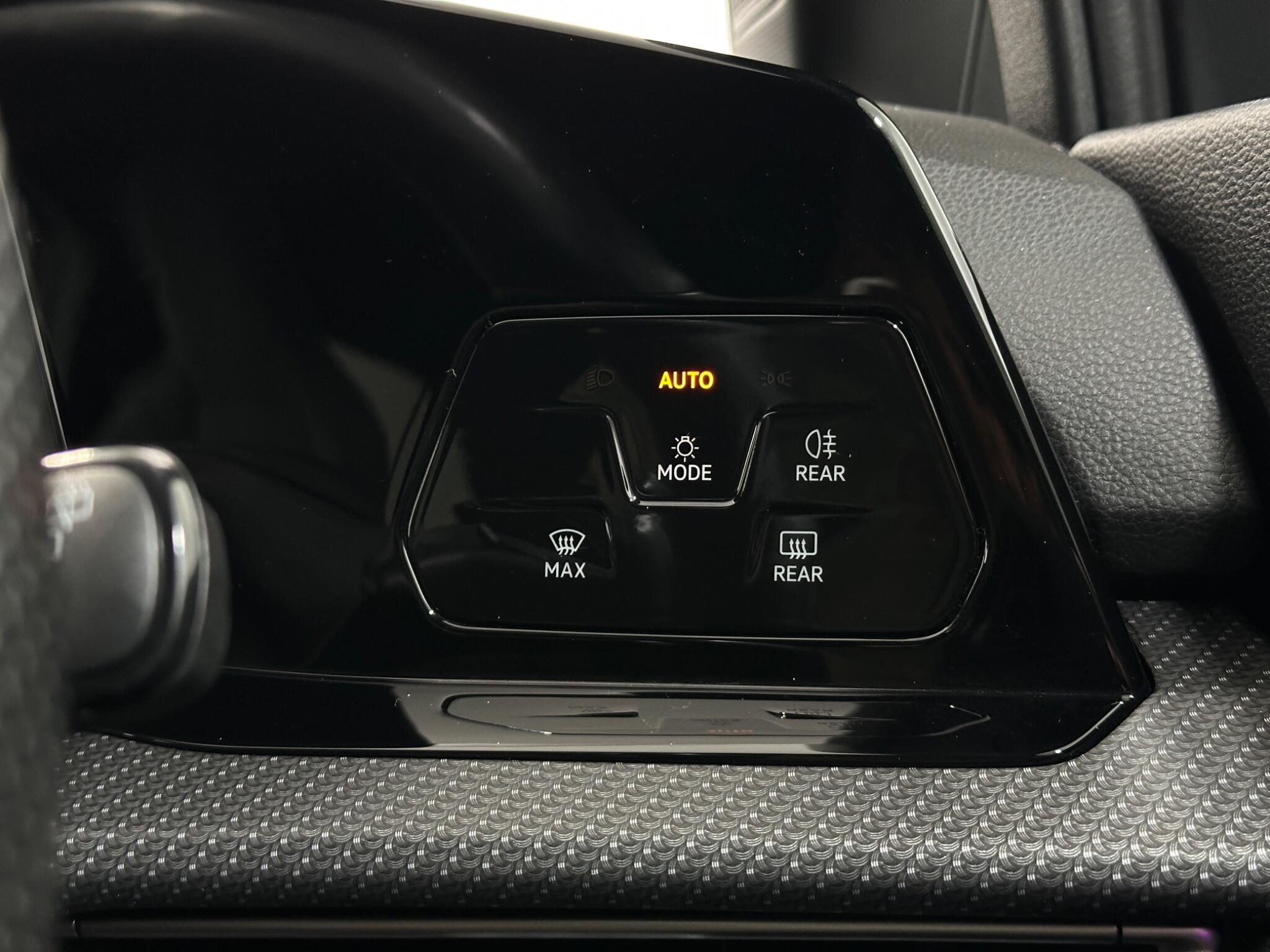 Volkswagen Golf view 17