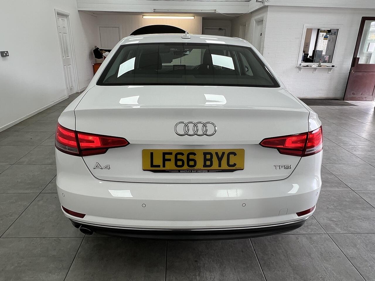Audi A4 view 4