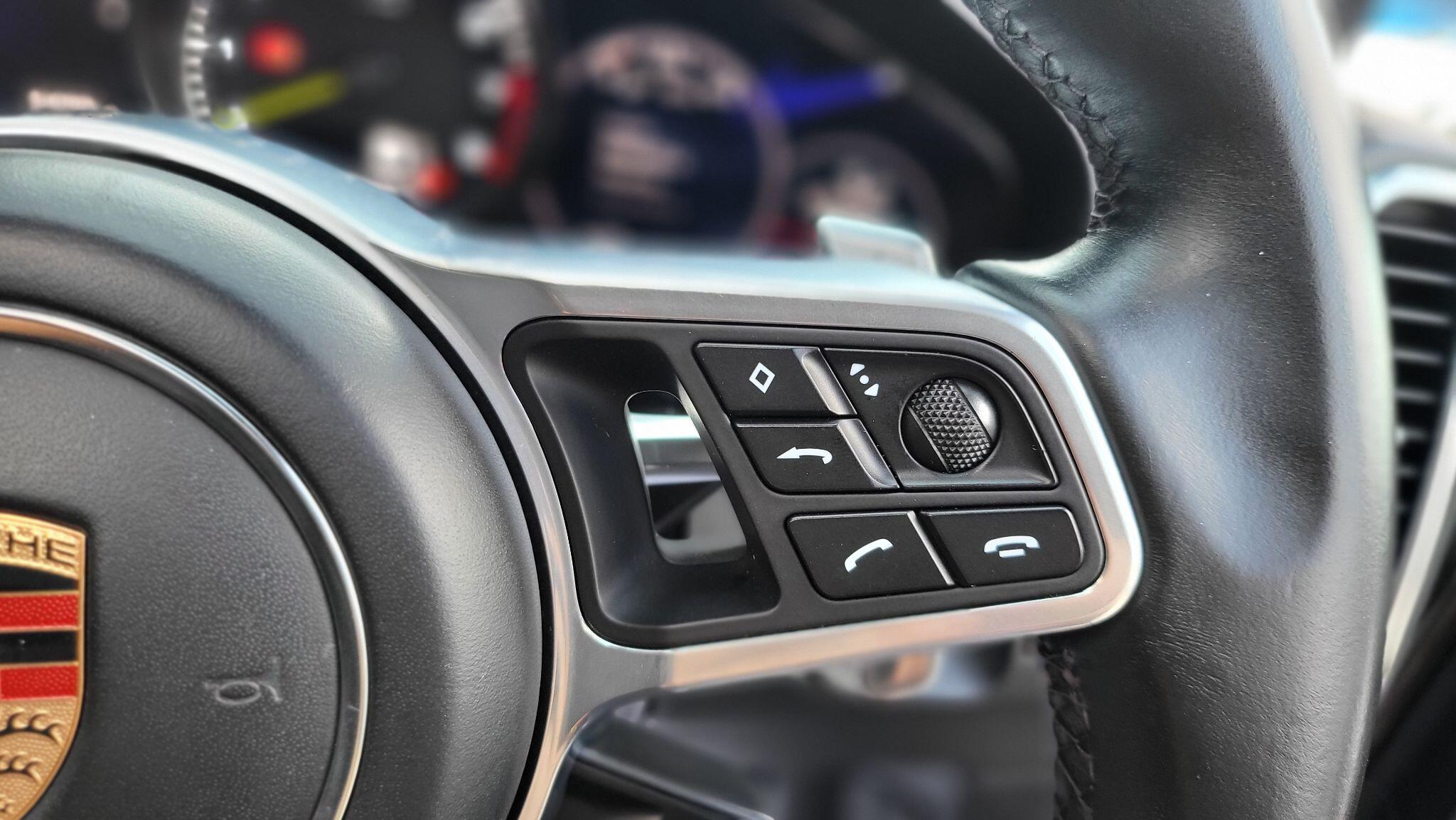 Porsche Cayenne view 26
