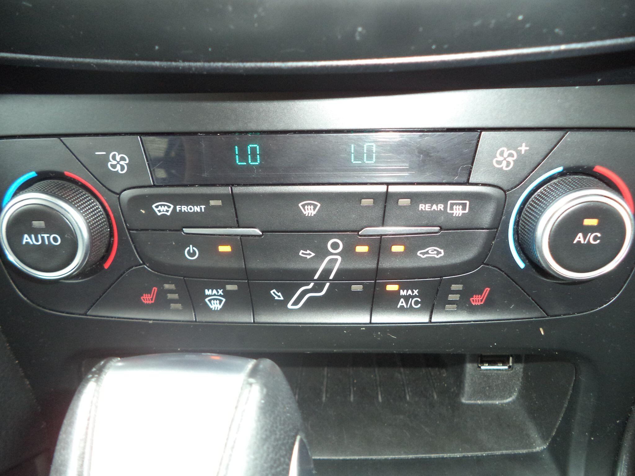 Ford Focus view 50