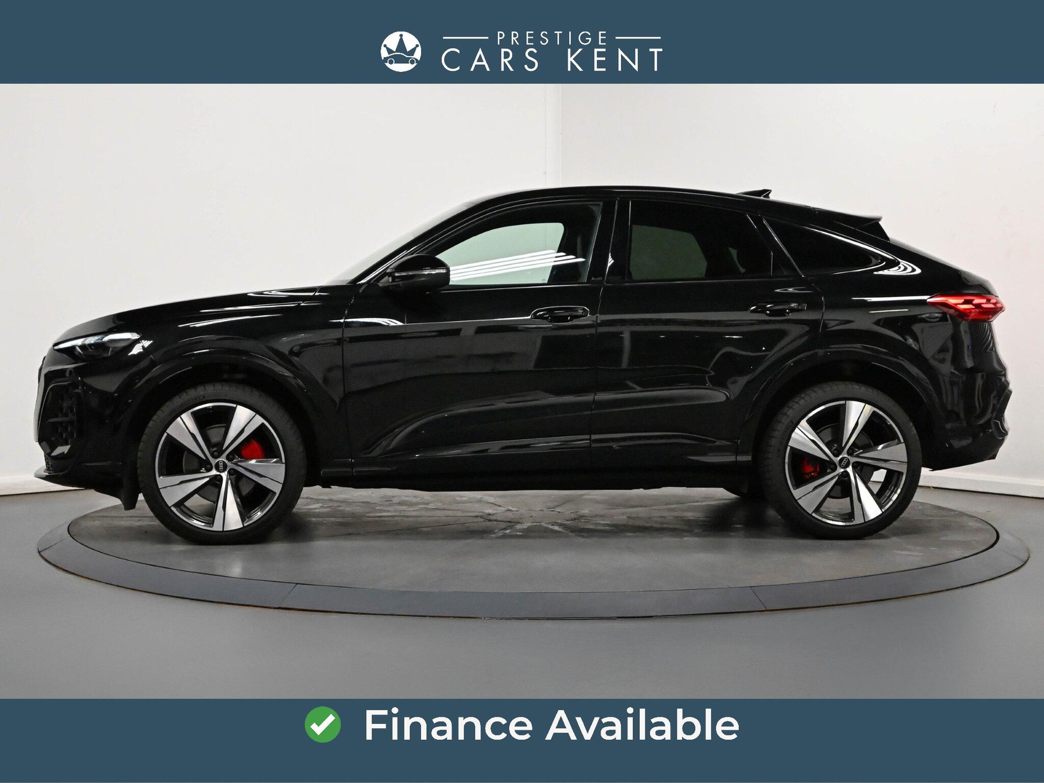 Audi Q5 view 4