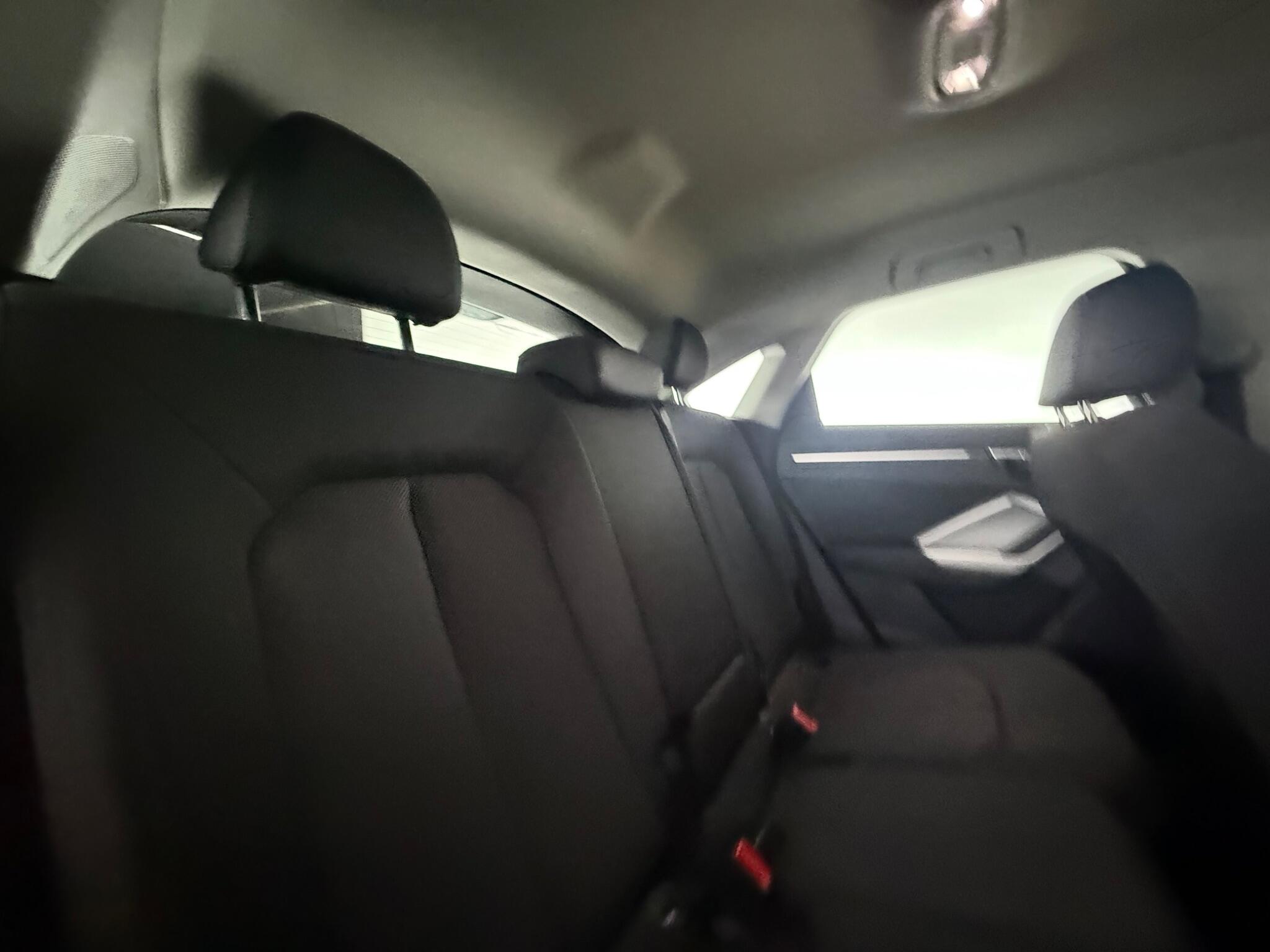 Audi Q3 view 28