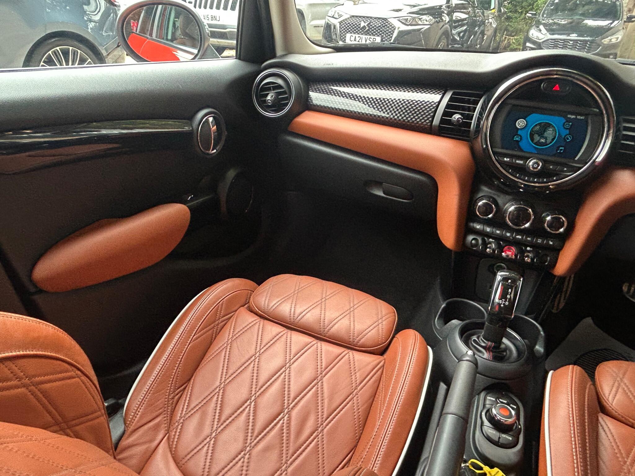 Mini Hatch view 27