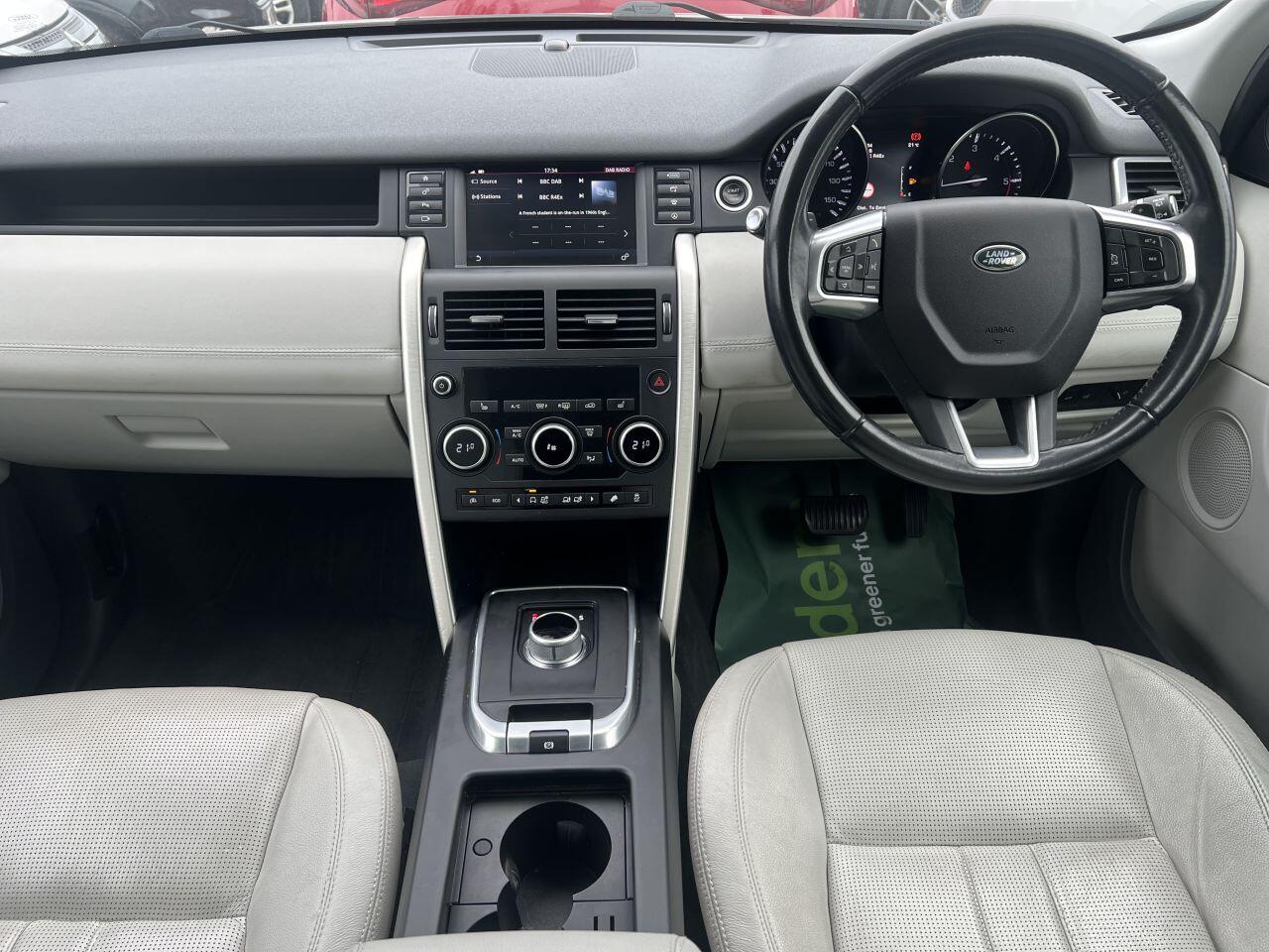 Land Rover Discovery Sport view 36