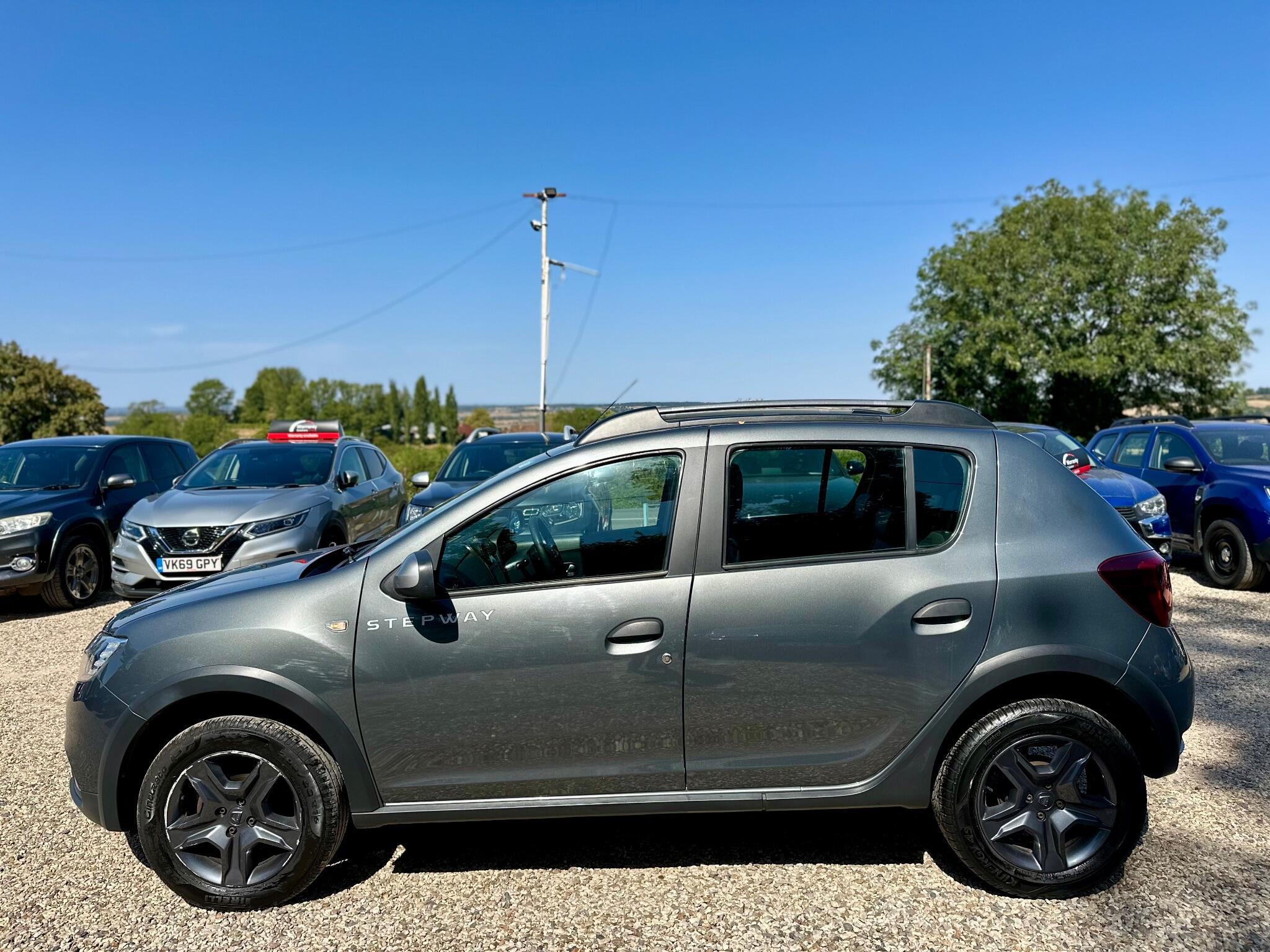 Dacia Sandero view 9