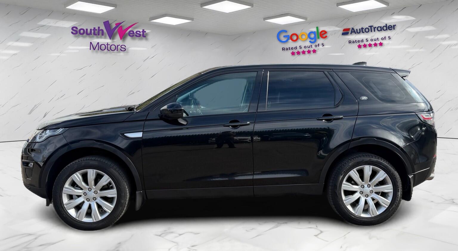 Land Rover Discovery Sport view 13