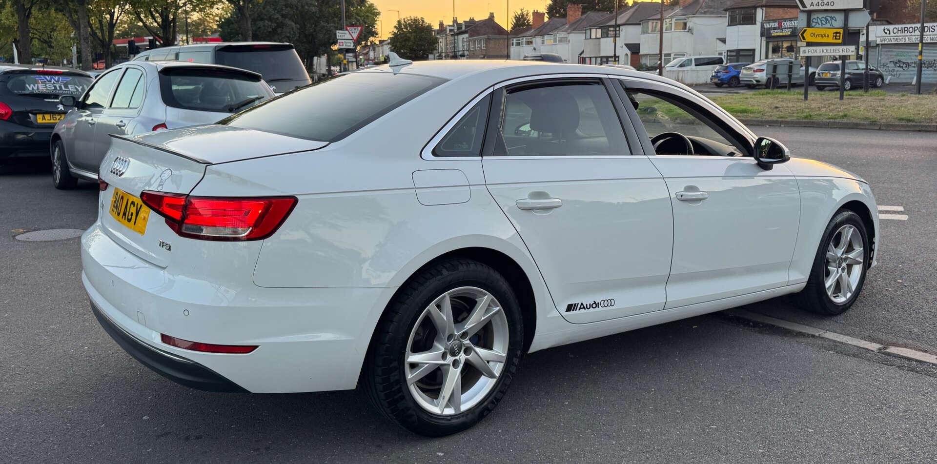 Audi A4 view 7