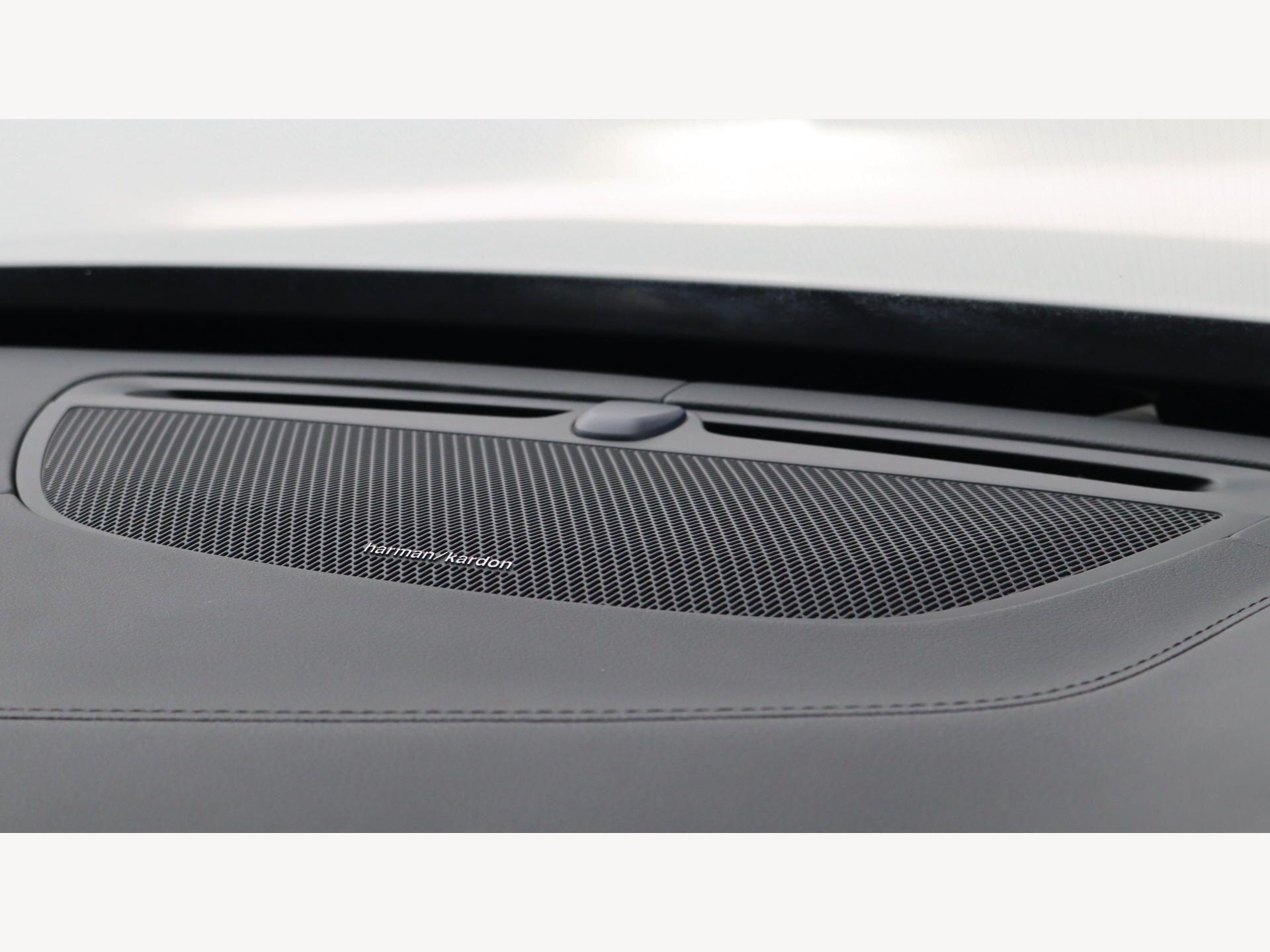 Volvo XC90 view 26