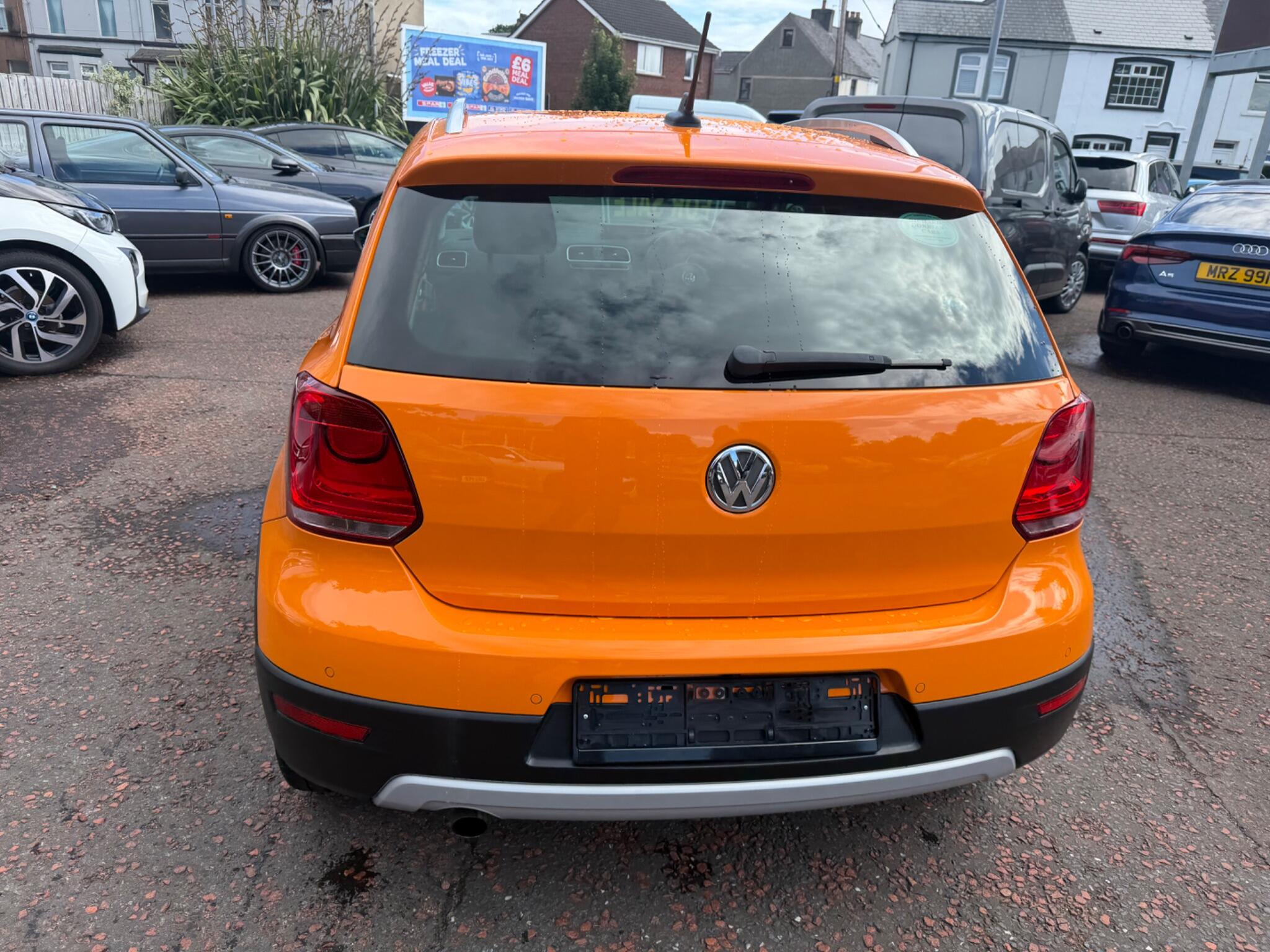 Volkswagen Polo view 6