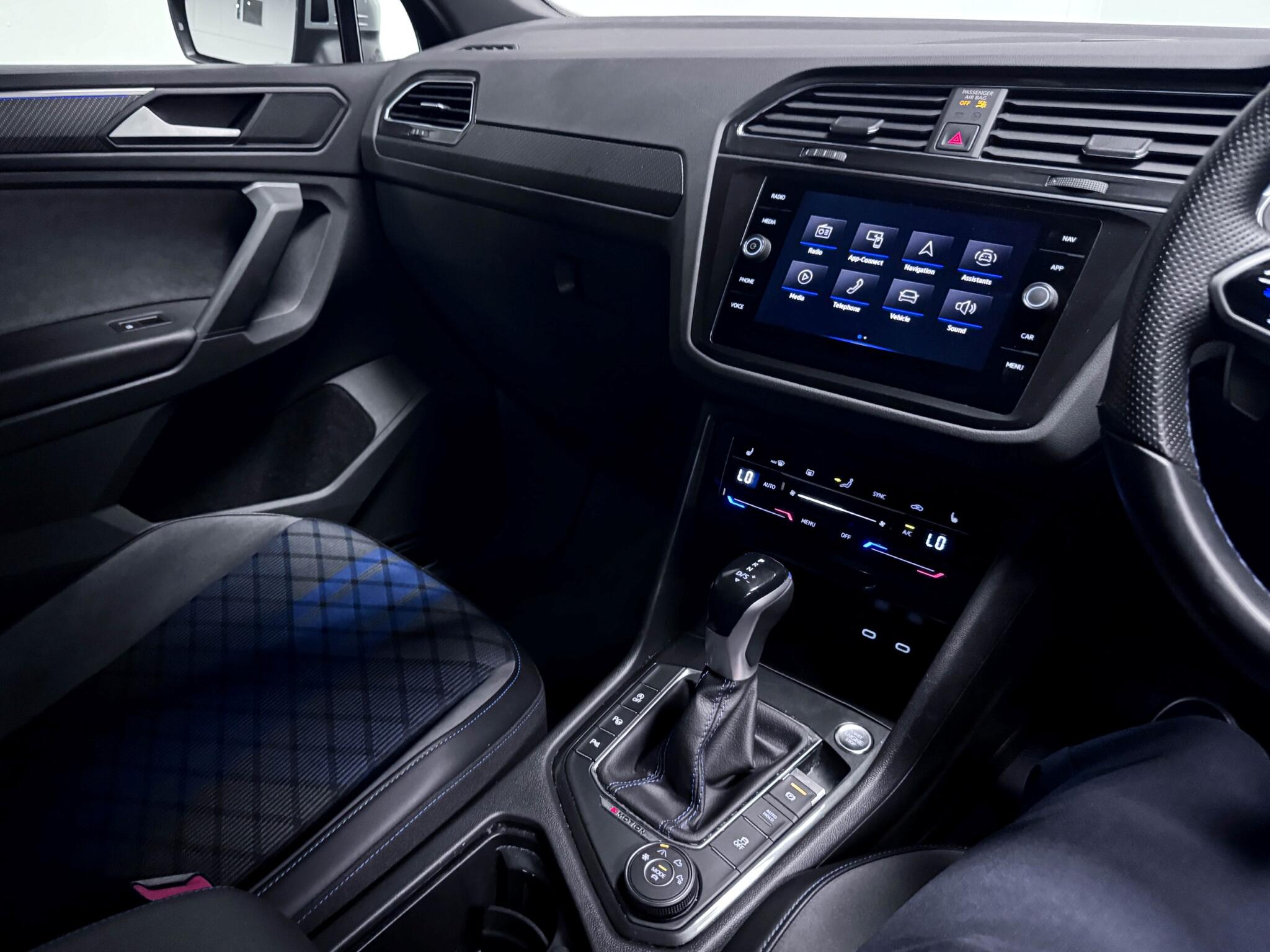 Volkswagen Tiguan view 31