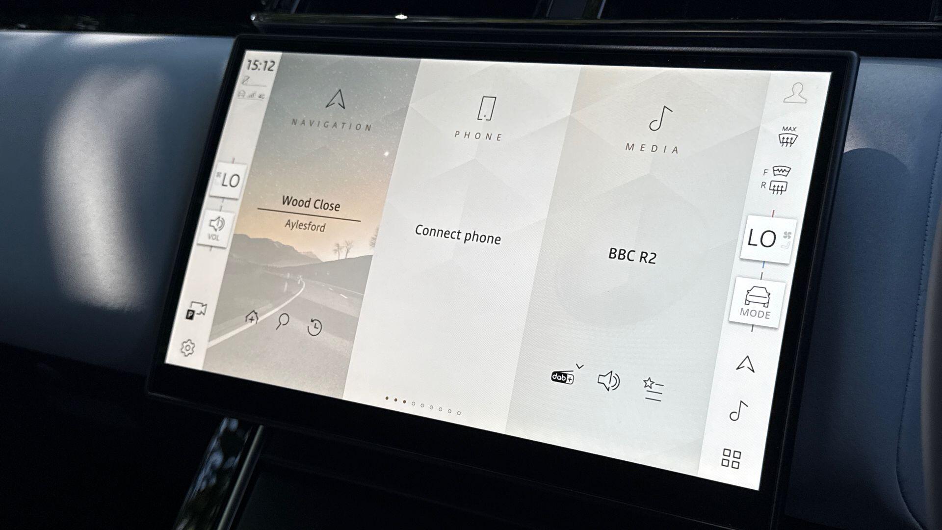 Land Rover Range Rover Velar view 17