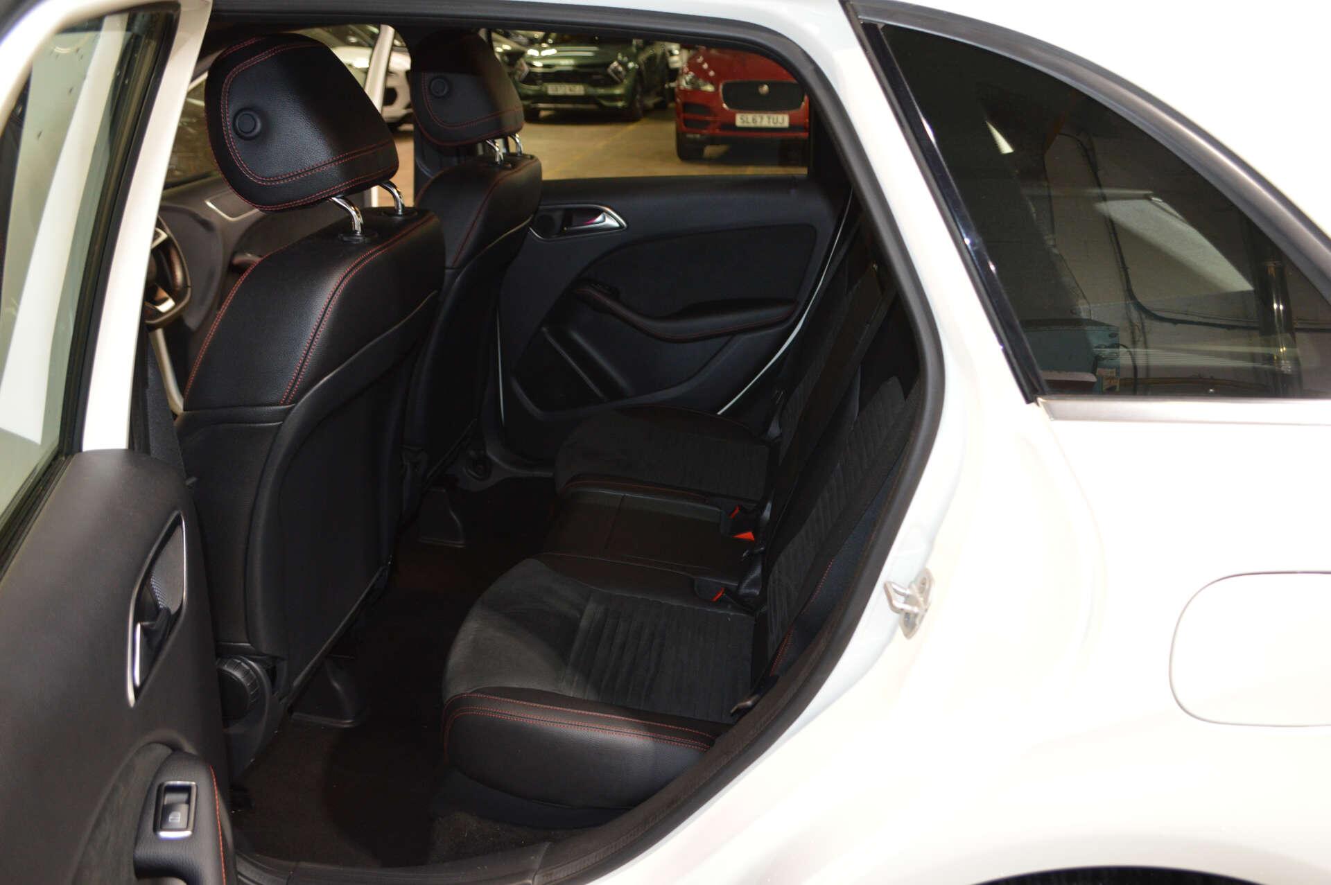 Mercedes-Benz B-Class view 13