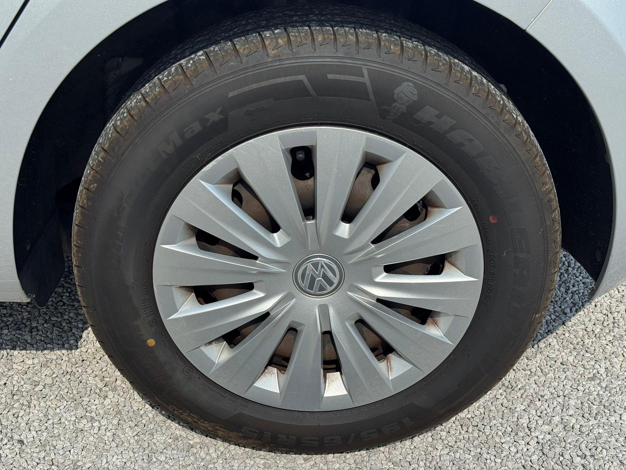 2013 Volkswagen Golf image 29