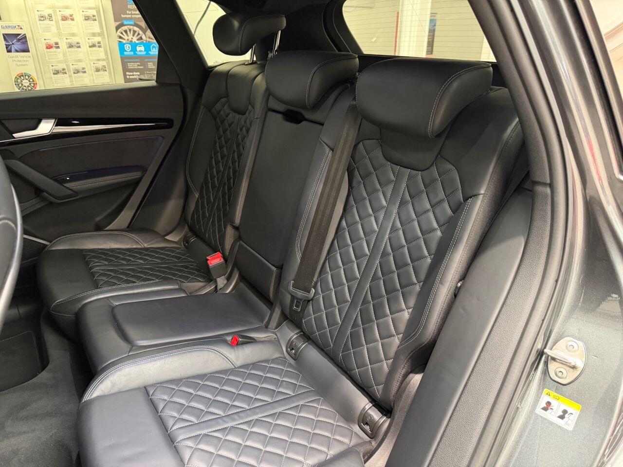Audi SQ5 view 23