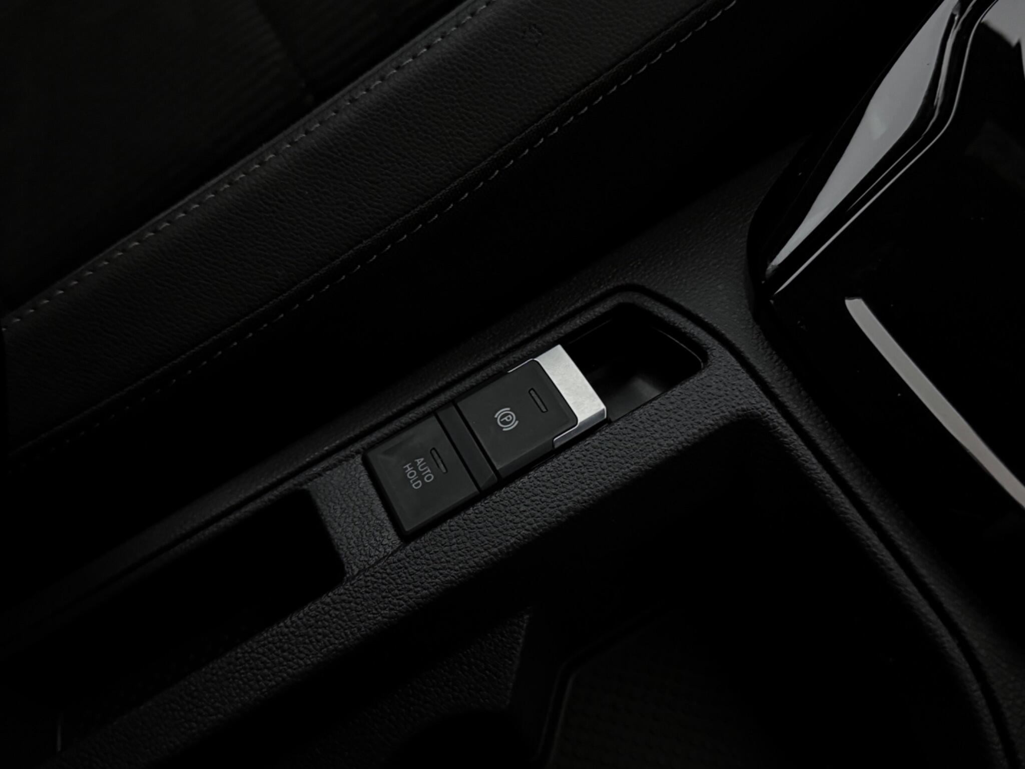 Volkswagen T-Roc view 19