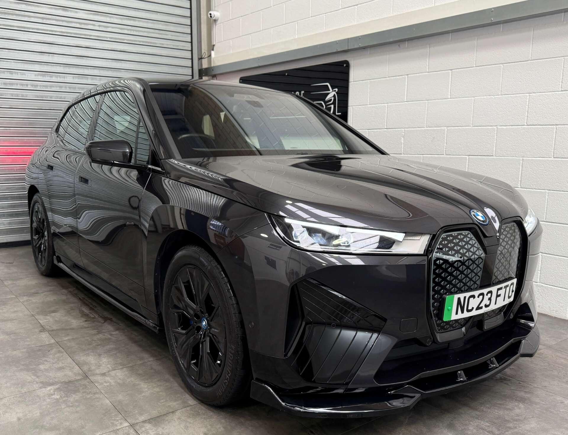 BMW Ix main image