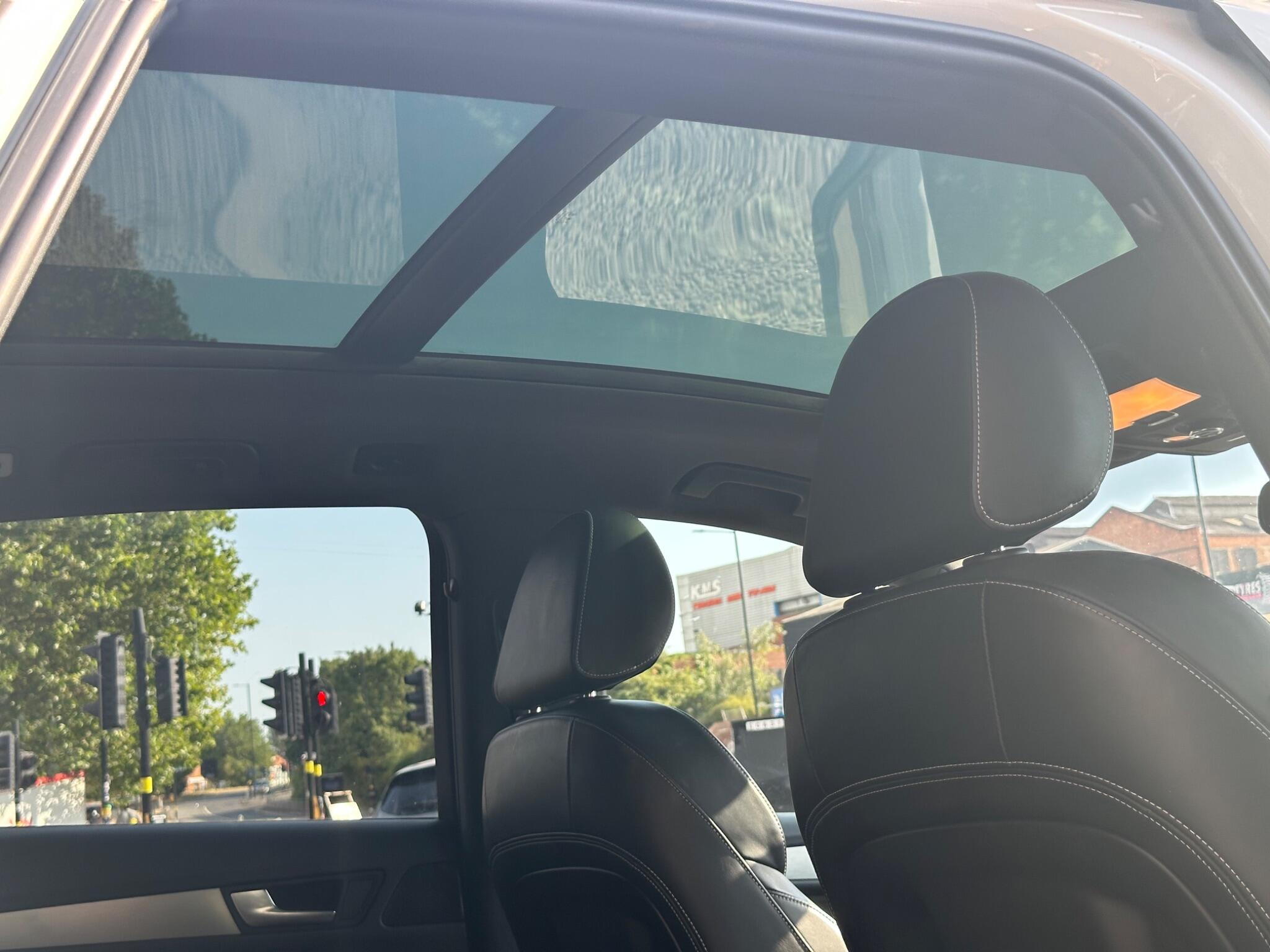 Audi SQ5 view 28