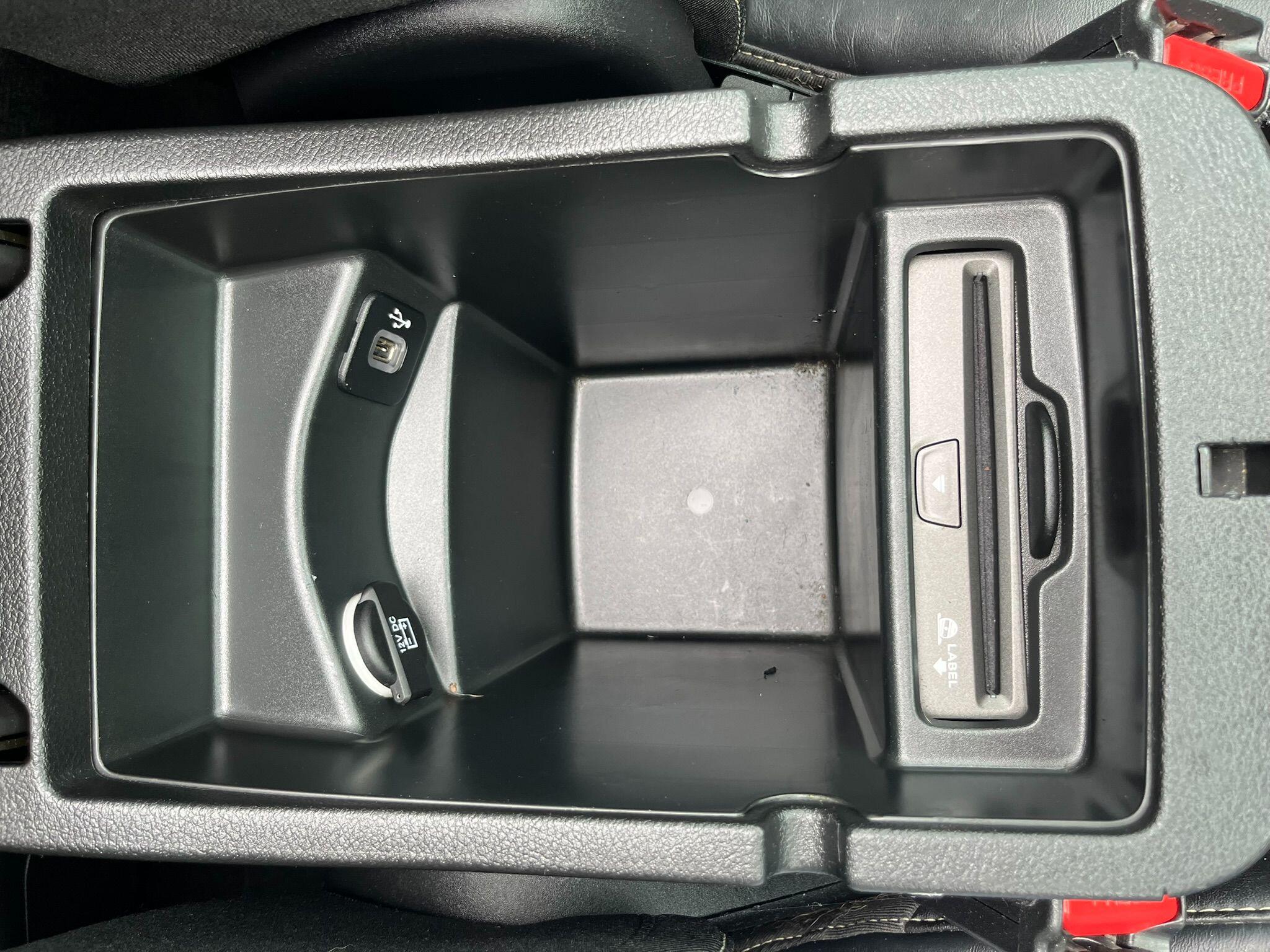 Jeep Cherokee view 45