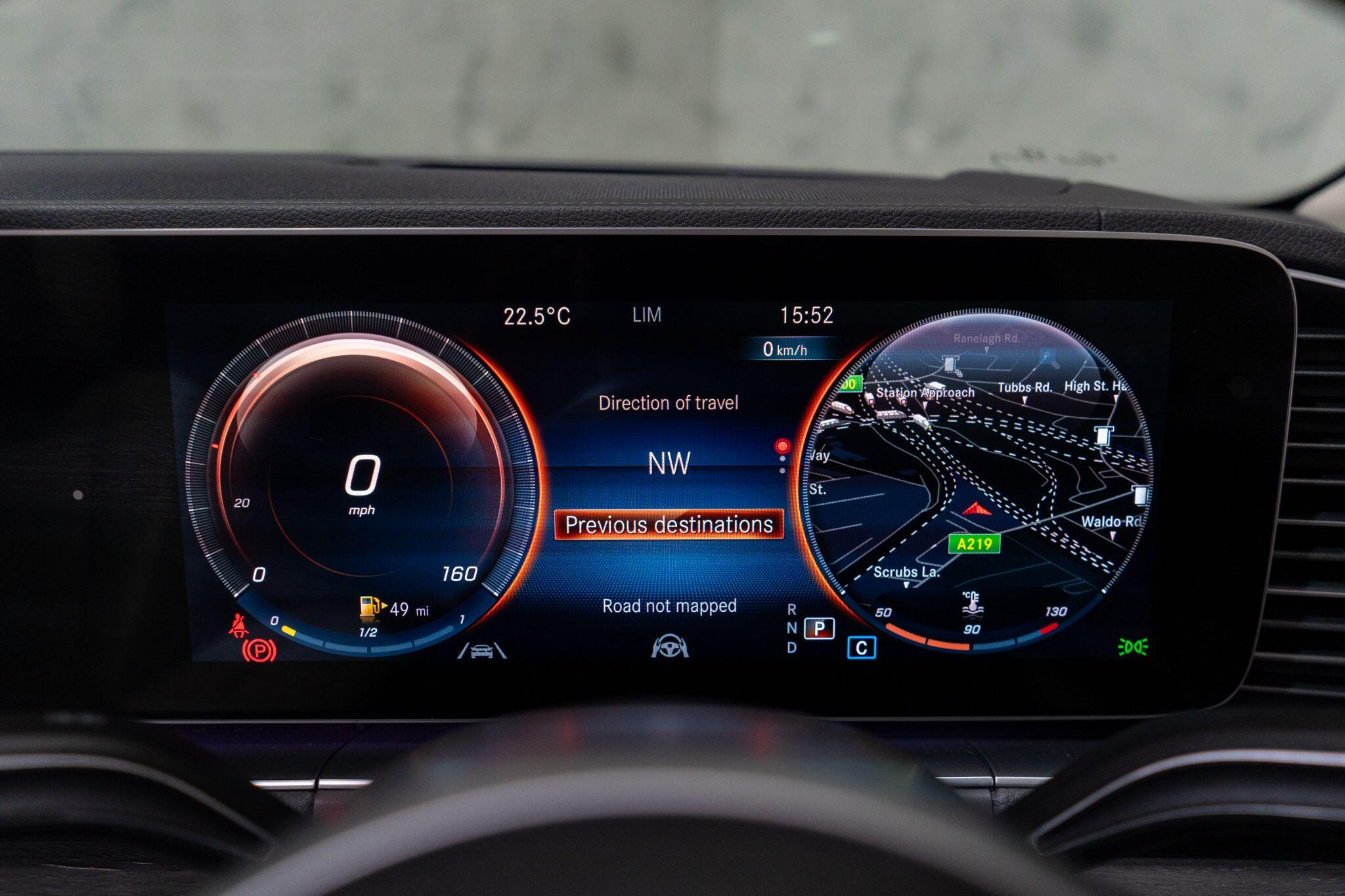 Mercedes-Benz GLS view 43
