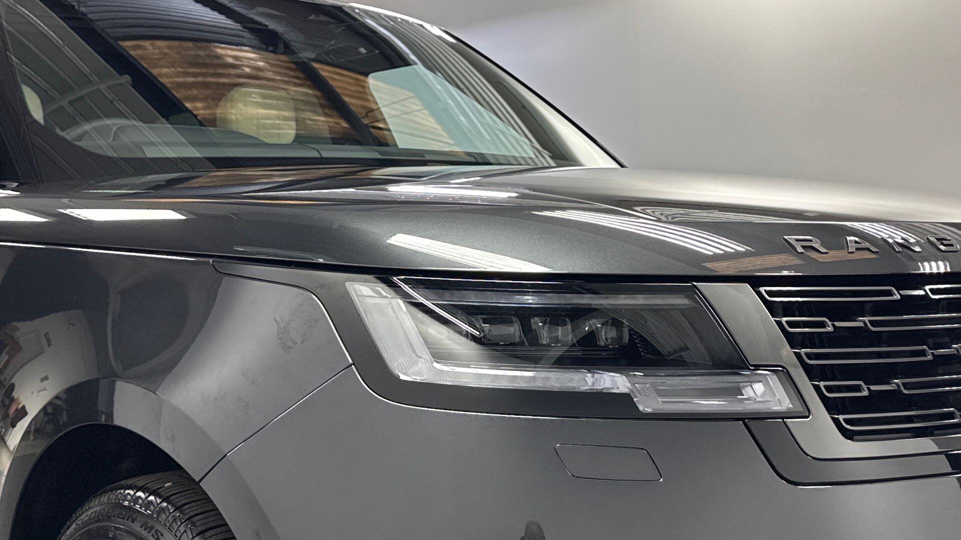 Land Rover Range Rover view 17